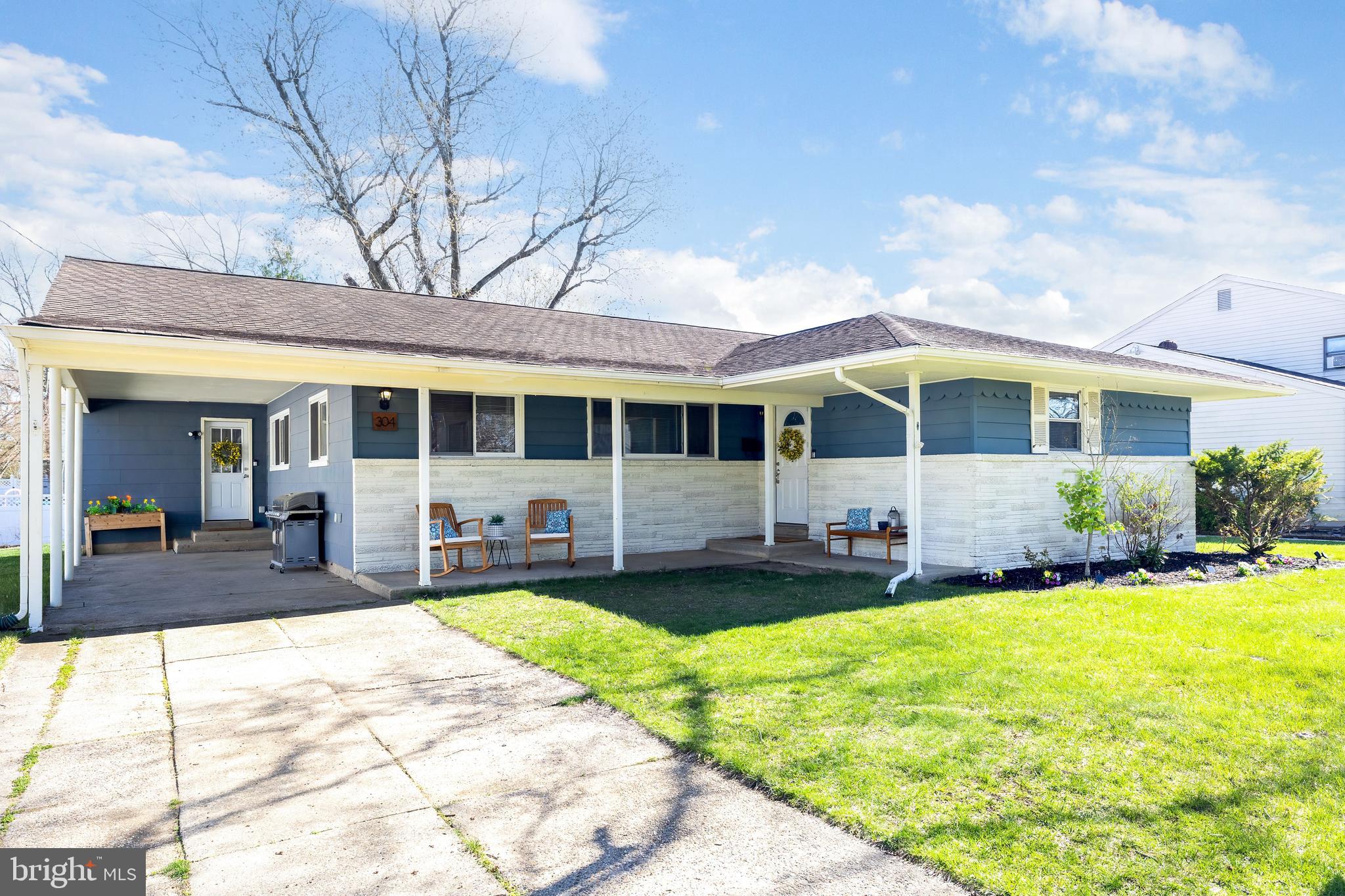 304 LILY LANE