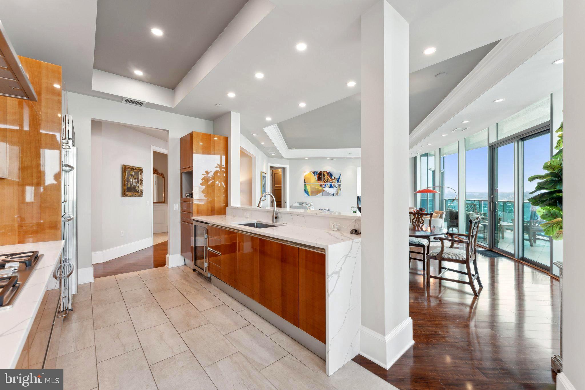 ROSSLYN - Residential