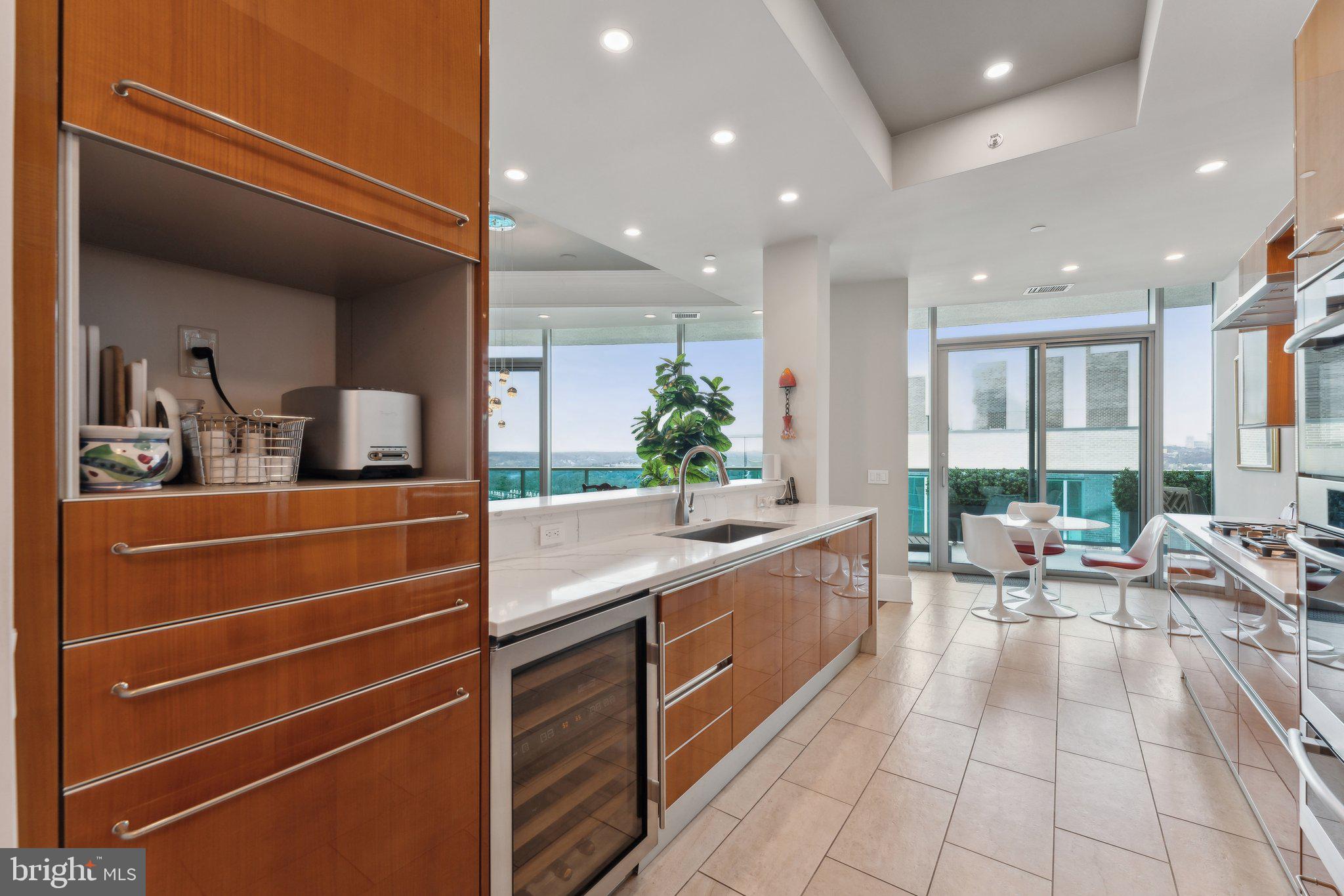 ROSSLYN - Residential