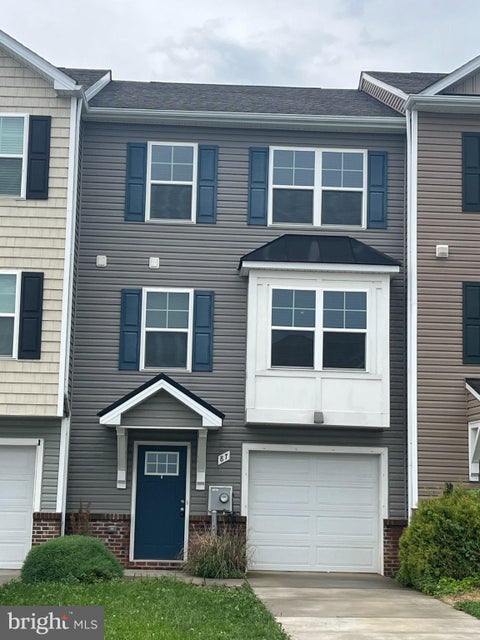 Townhouse For Rent - 87 Carnes Way<br/> Berkeley County, MARTINSBURG, WV 25403