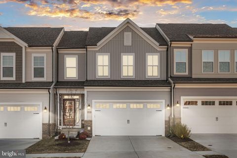 Townhouse For Sale - 225 Smokebush Drive<br/> STAFFORD, VA 22554