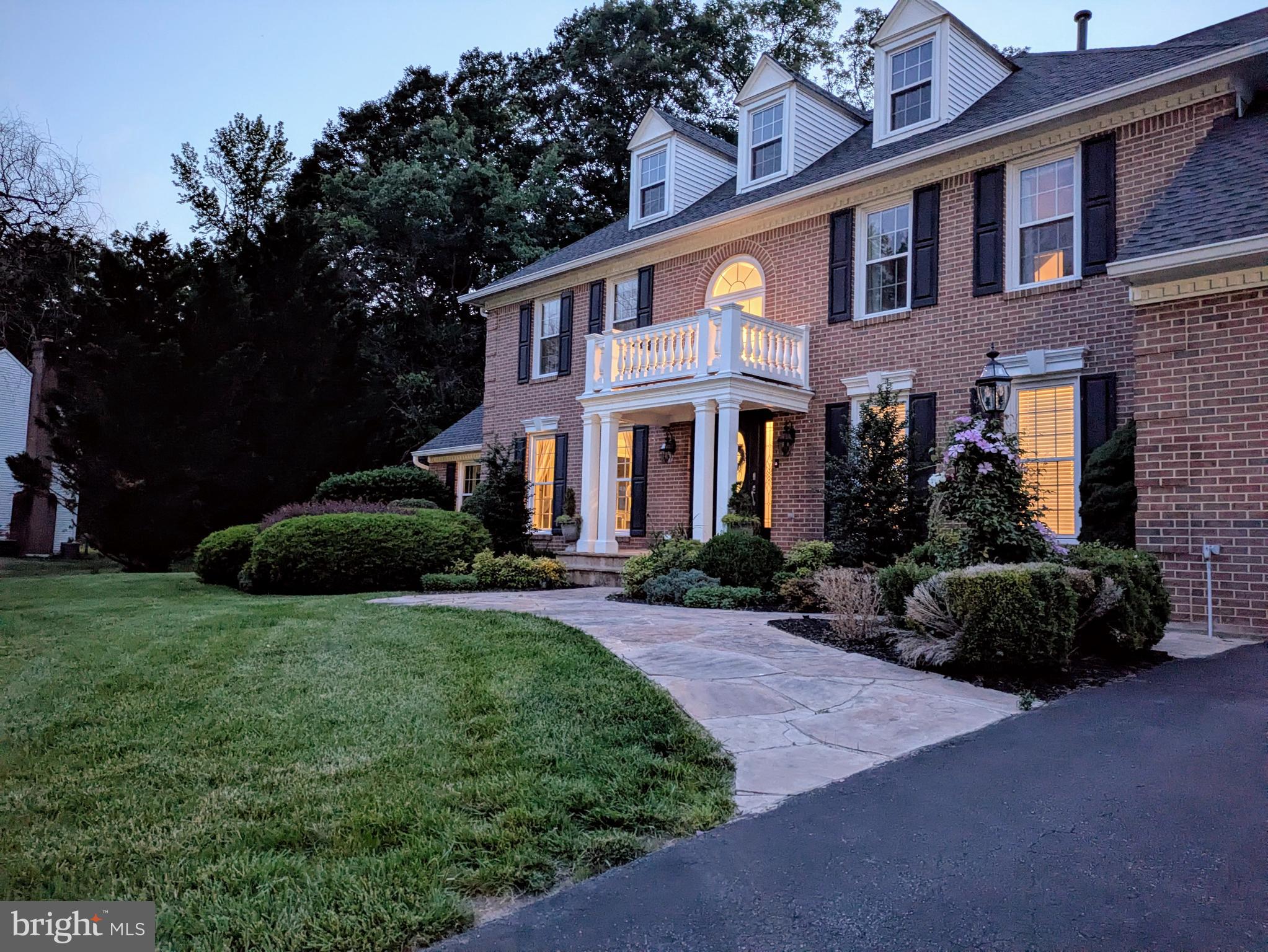 7514 LAKE GLEN DRIVE