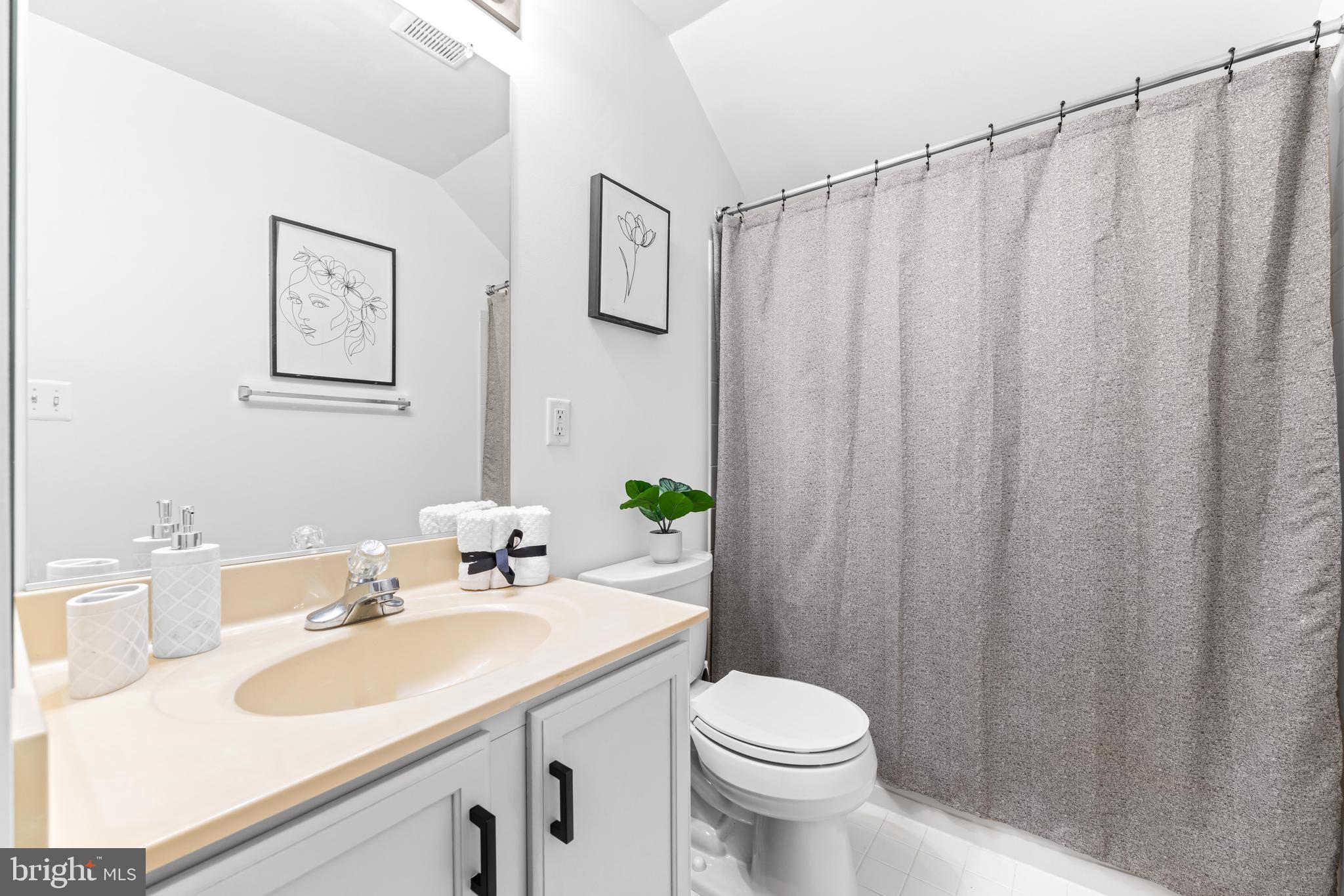 CLAYBORNE WOODS - Residential