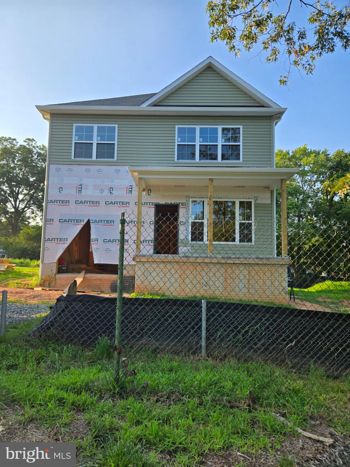 NEW HOMES IN A QUIET EXTABLISHED NEIGHBORHOOD. 4 HOMES TO BE BUILT. 4 BEDROOMS 3.5 BATHS. HARDWOOD FLOORS/BEDROOMS CARPET. KITCHEN WITH CERAMIC FLOOR, STAINLESS STEEL APPLIANCES, GRANITE COUNTER TOP, NEW WINDOWS, DOORS, PLUMBING FIXTURES, FULLY IMPROVED BASEMENT WITH FULL BATH ROOM AND HUGE BEDROOM. ONE CAR GARRAGE. PICK YOUR COLORES FOR GRANITE, CARPET BEFORE COMPLETION.