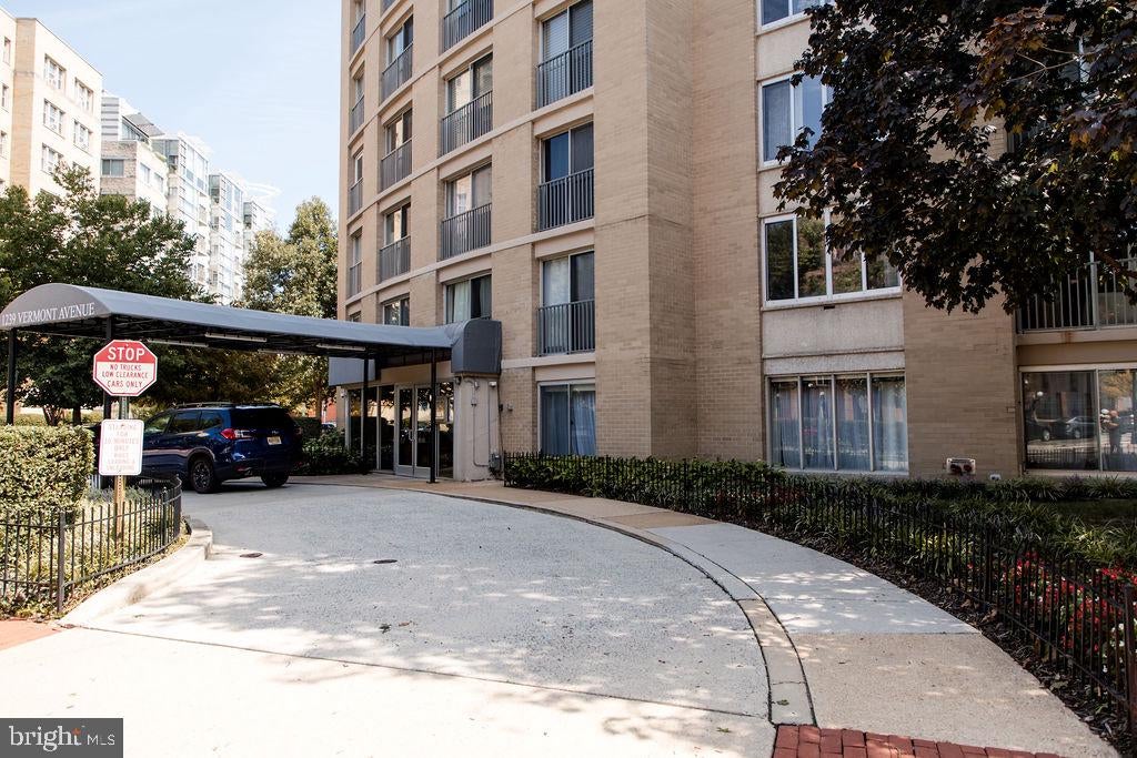 1239 VERMONT NW 204