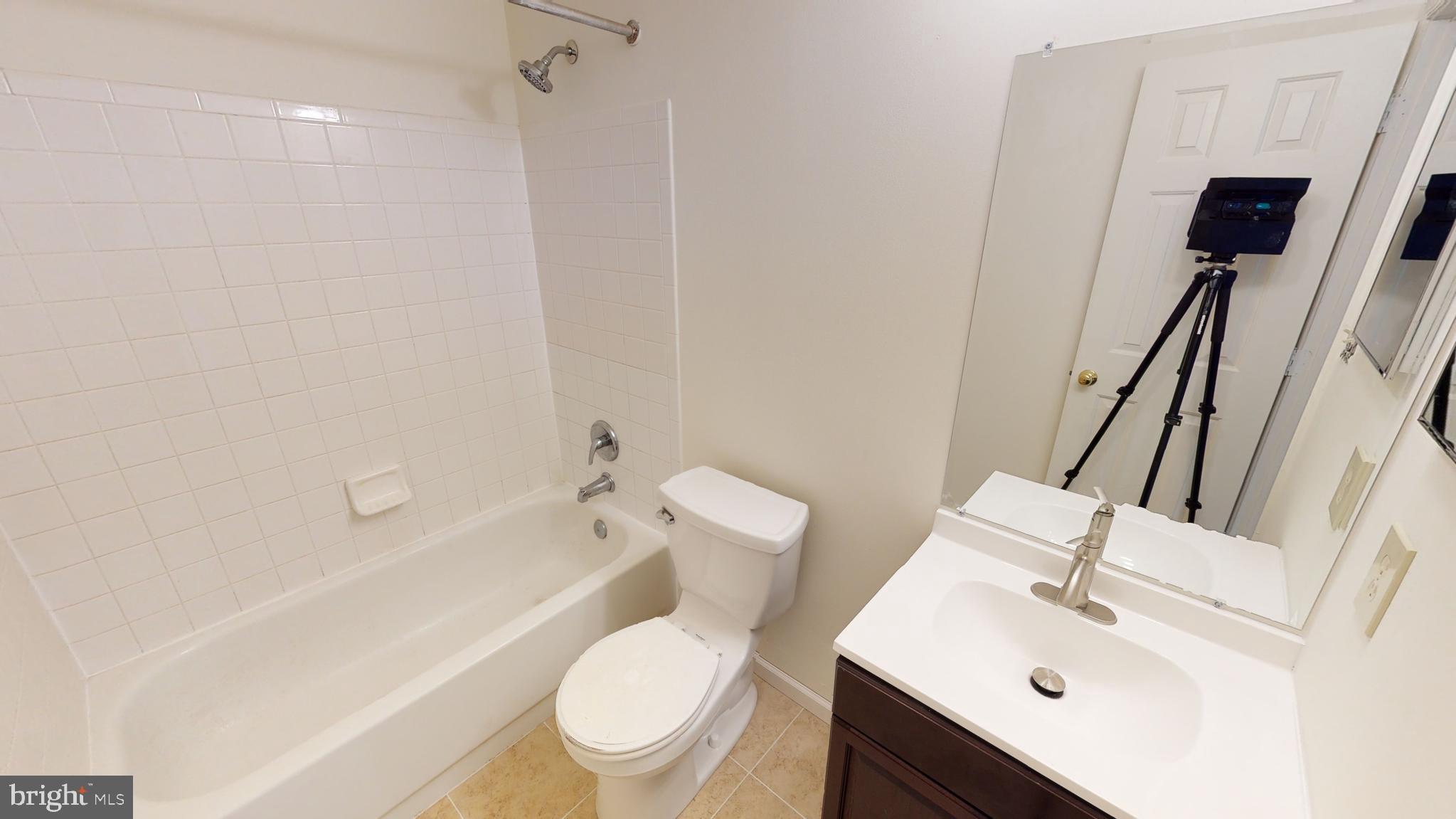 LARGO WOODS - Residential