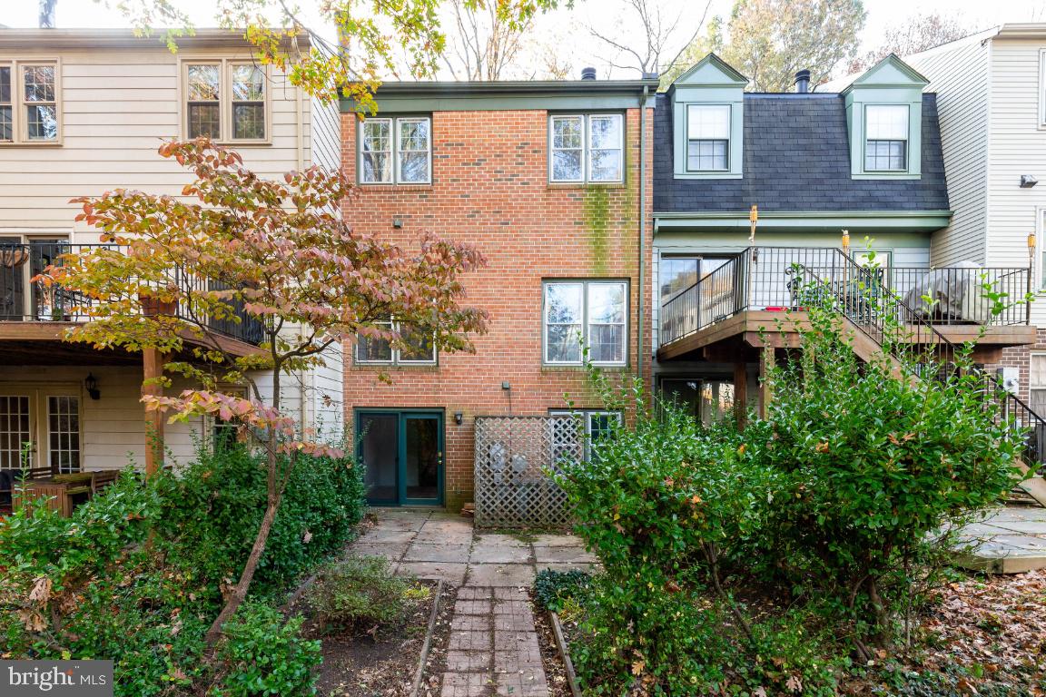 RESTON - Residential