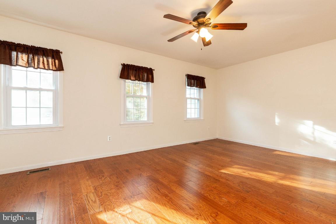 RESTON - Residential