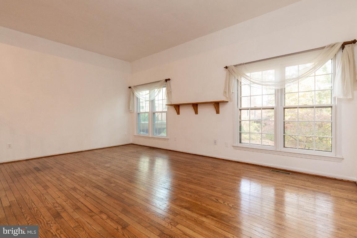 RESTON - Residential