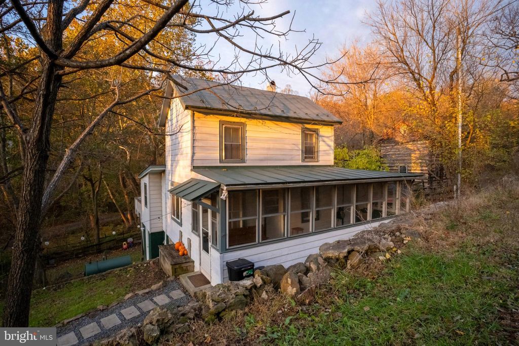 Photo of 33563 Snickersville Turnpike, BLUEMONT, VA 20135 (MLS # VALO2110424)