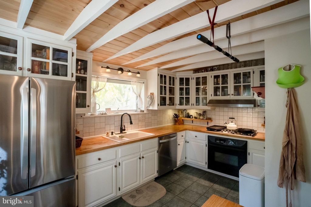 Photo of 33563 Snickersville Turnpike, BLUEMONT, VA 20135 (MLS # VALO2110424)