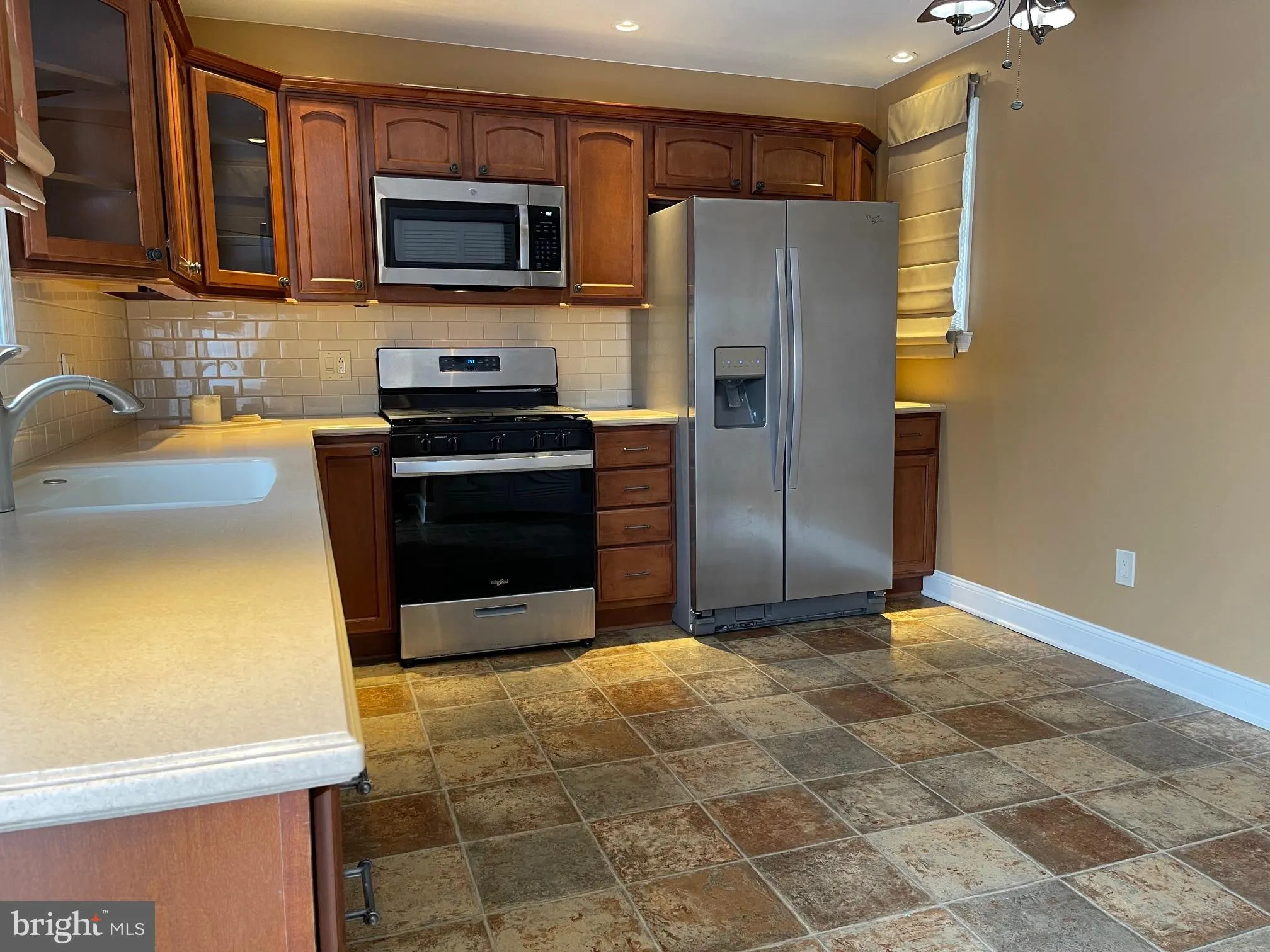 Pennsville, New Jersey 08070, United States, 4 Bedrooms Bedrooms, ,2 BathroomsBathrooms,Residential,Pending,15694