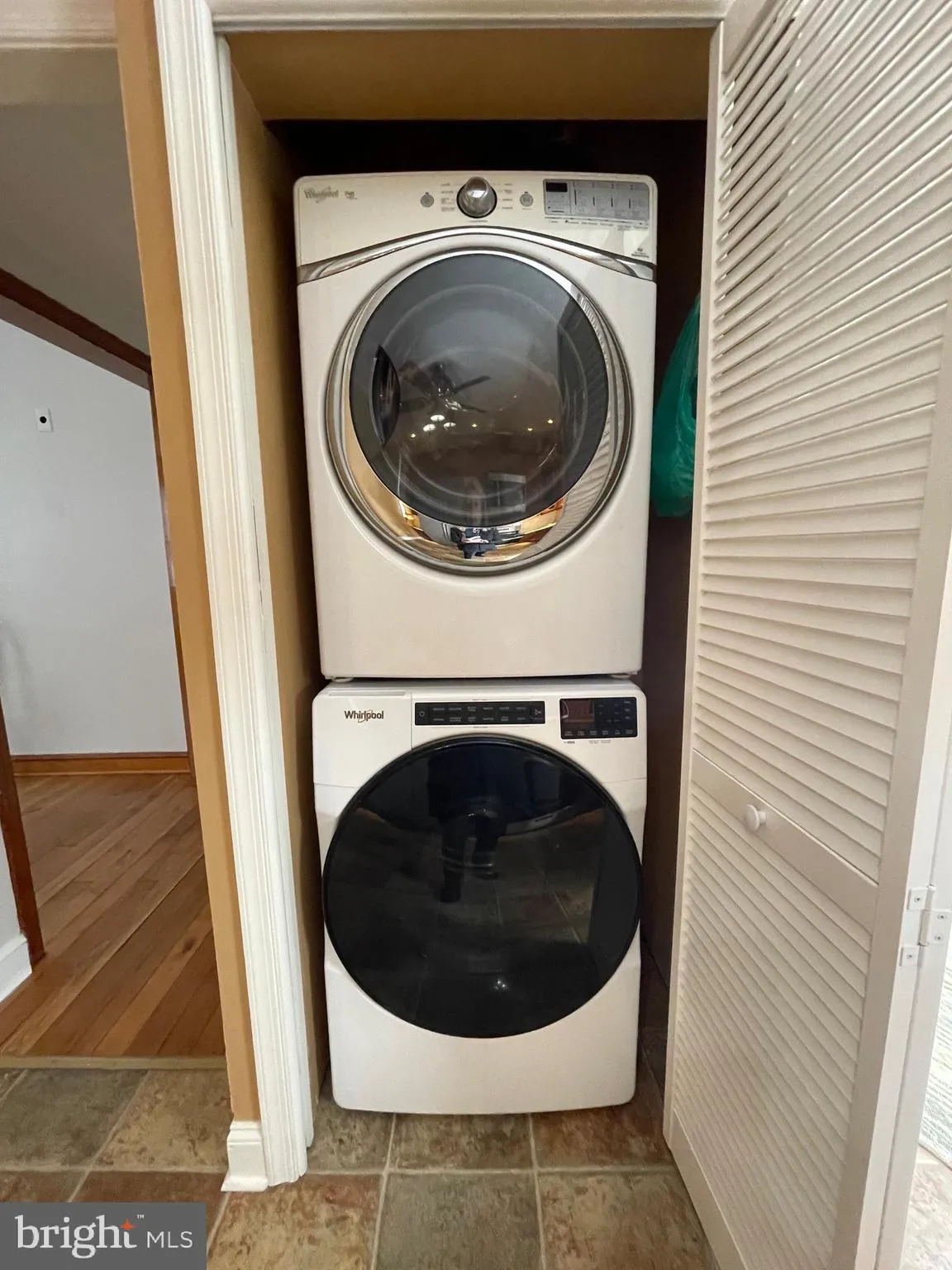 Pennsville, New Jersey 08070, United States, 4 Bedrooms Bedrooms, ,2 BathroomsBathrooms,Residential,Pending,15694