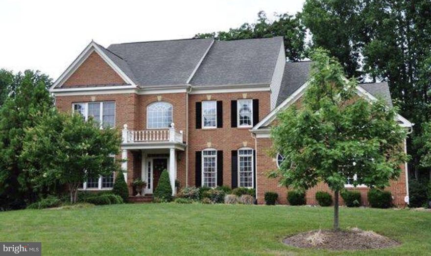 Beautiful 5 br 4 1/2 bath in Elegant Neighborhood in Herndon.  Open floor plan with 10 ceilings on the main floor. Gourmet kitchen w granite counter tops, extra large island in the kitchen, 2 gas fireplaces, sunroom leads to spacious deck that backs to trees for privacy. Master bedroom w tray ceilings and spa bath. Spacious bedrooms with walking closets.  More pics coming soon Ready 10/1/18