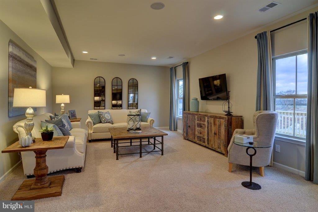 SCENIC MANOR - Residential