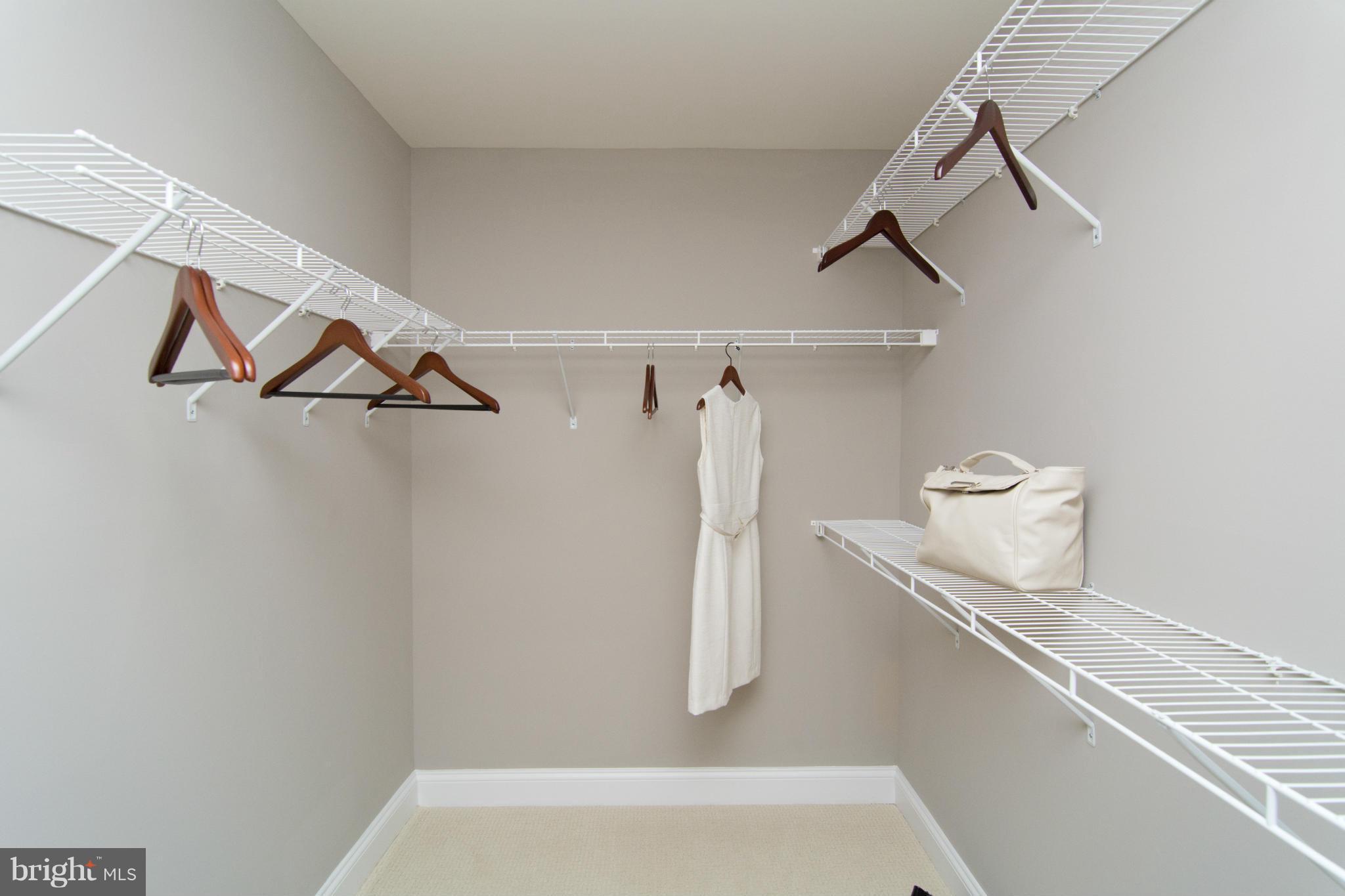 SCENIC MANOR - Residential