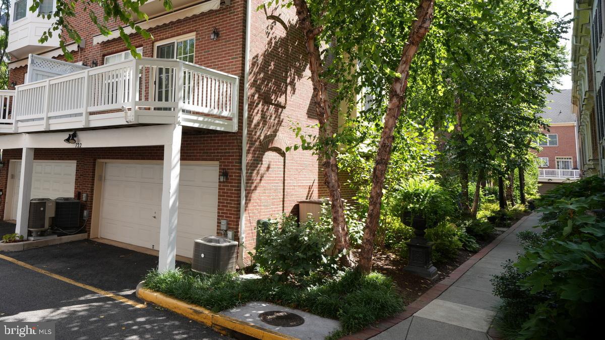 722 CAPITOL SQUARE PLACE SW