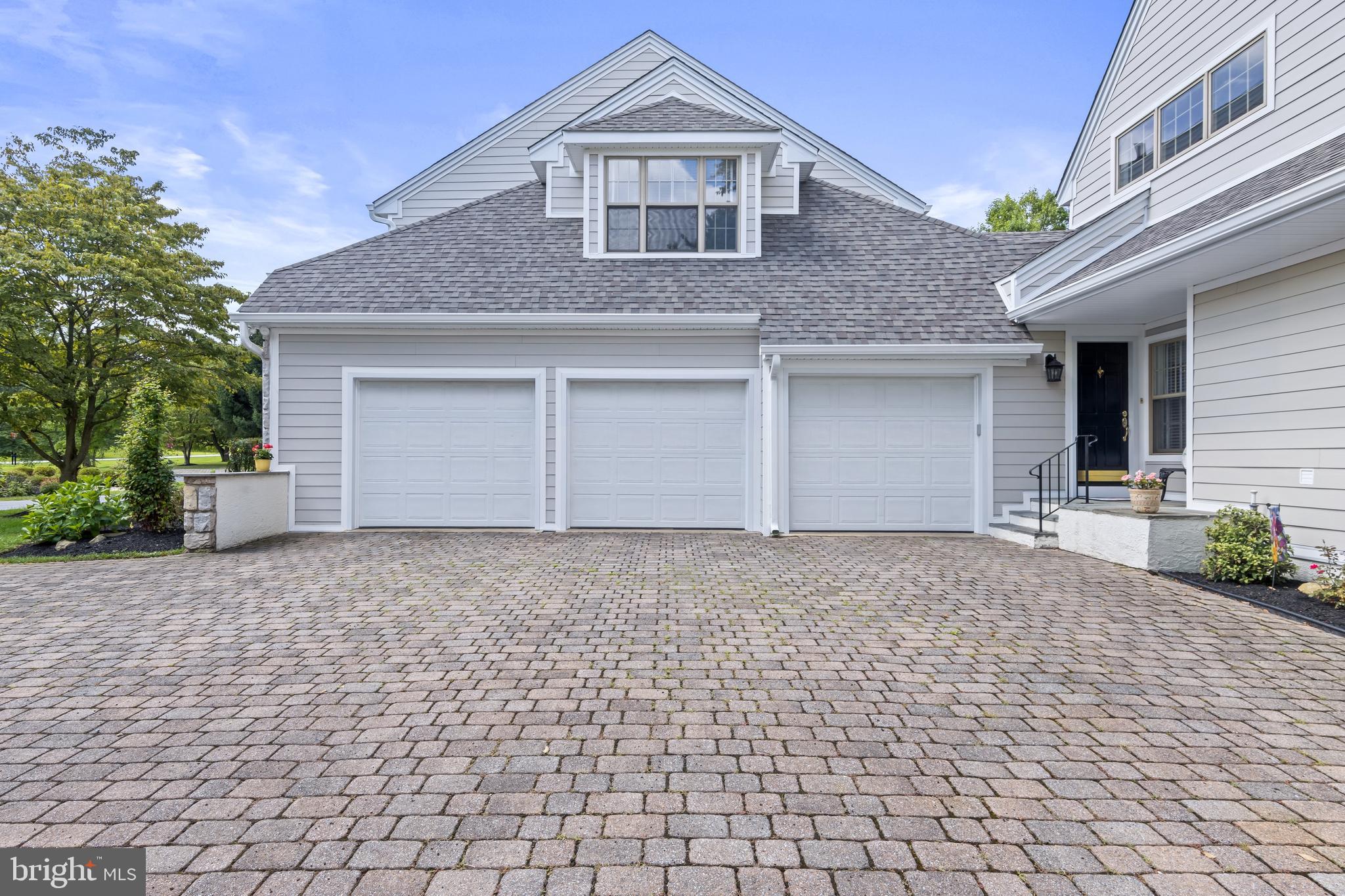 ROYALWOOD ESTATES - Residential