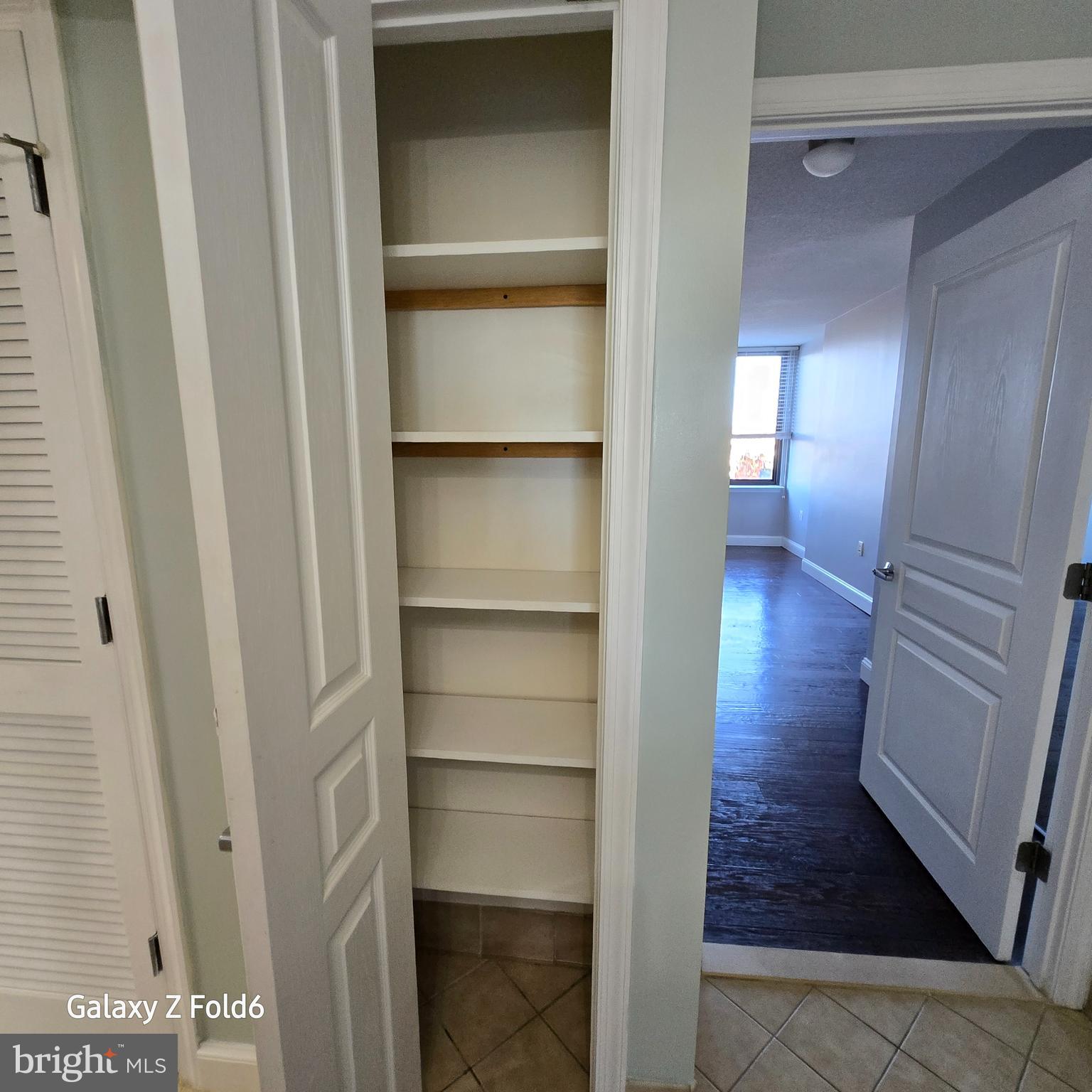 MIDTOWN ALEXANDRIA STATION CONDOMINIUM - Residential Lease