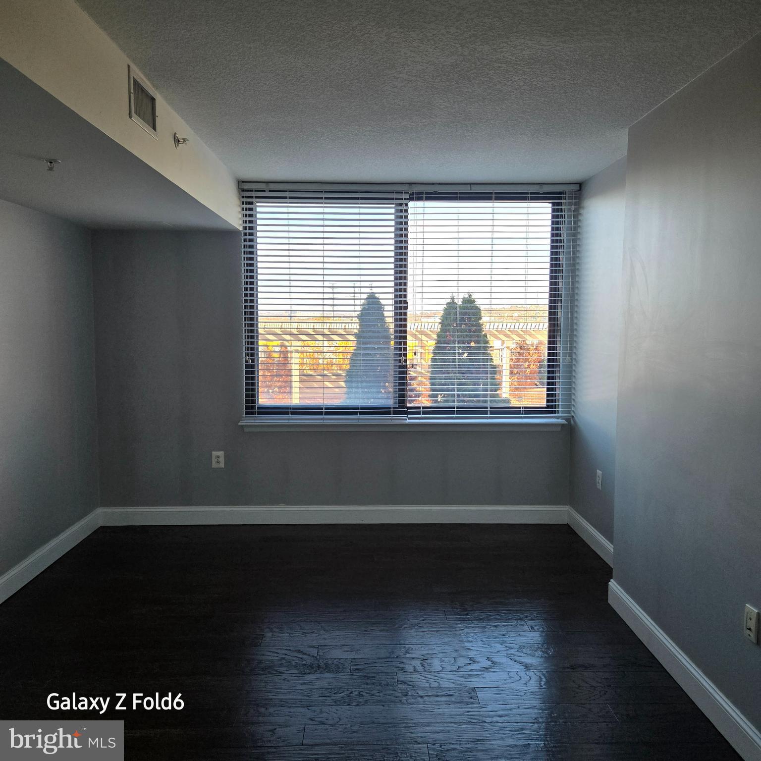 MIDTOWN ALEXANDRIA STATION CONDOMINIUM - Residential Lease