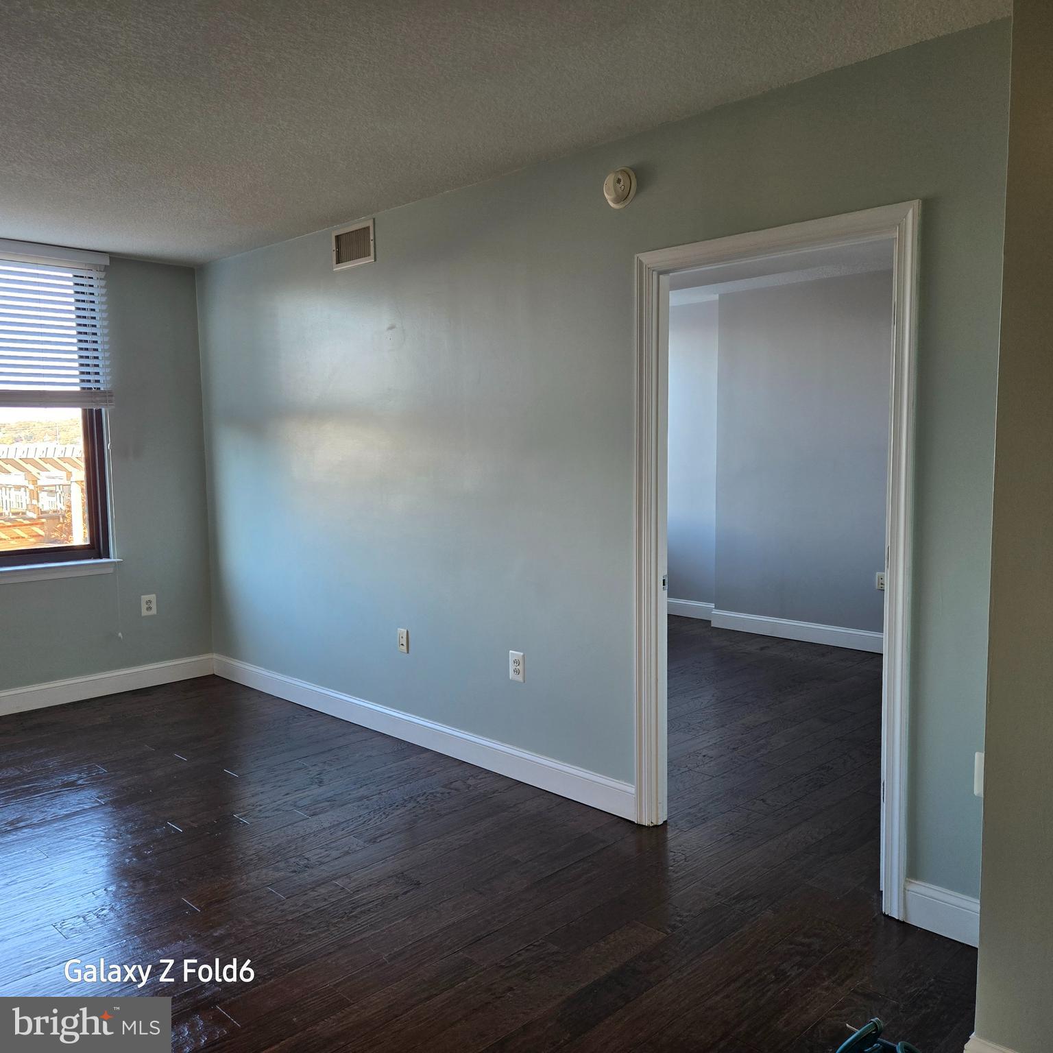 MIDTOWN ALEXANDRIA STATION CONDOMINIUM - Residential Lease