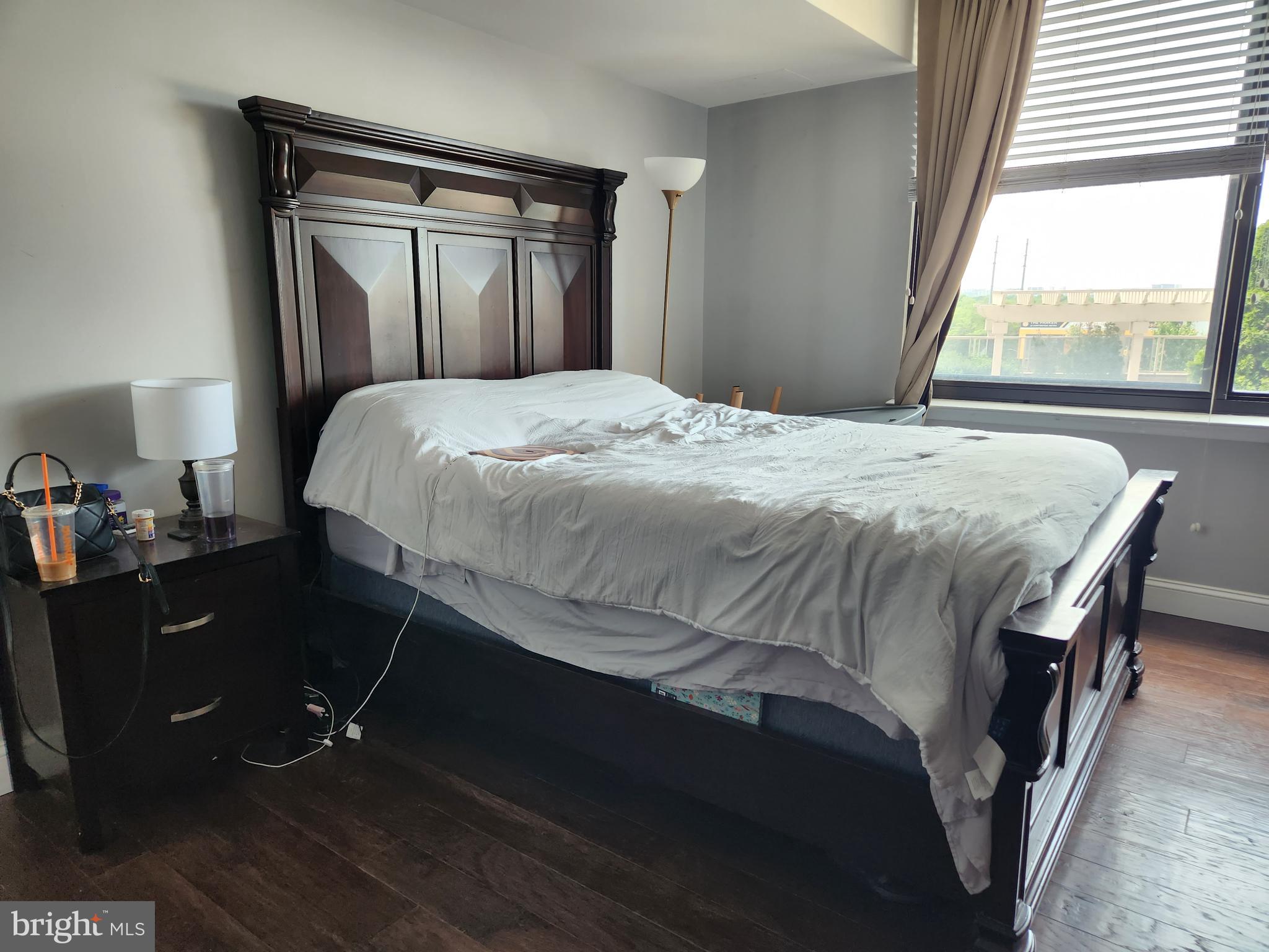 MIDTOWN ALEXANDRIA STATION CONDOMINIUM - Residential Lease