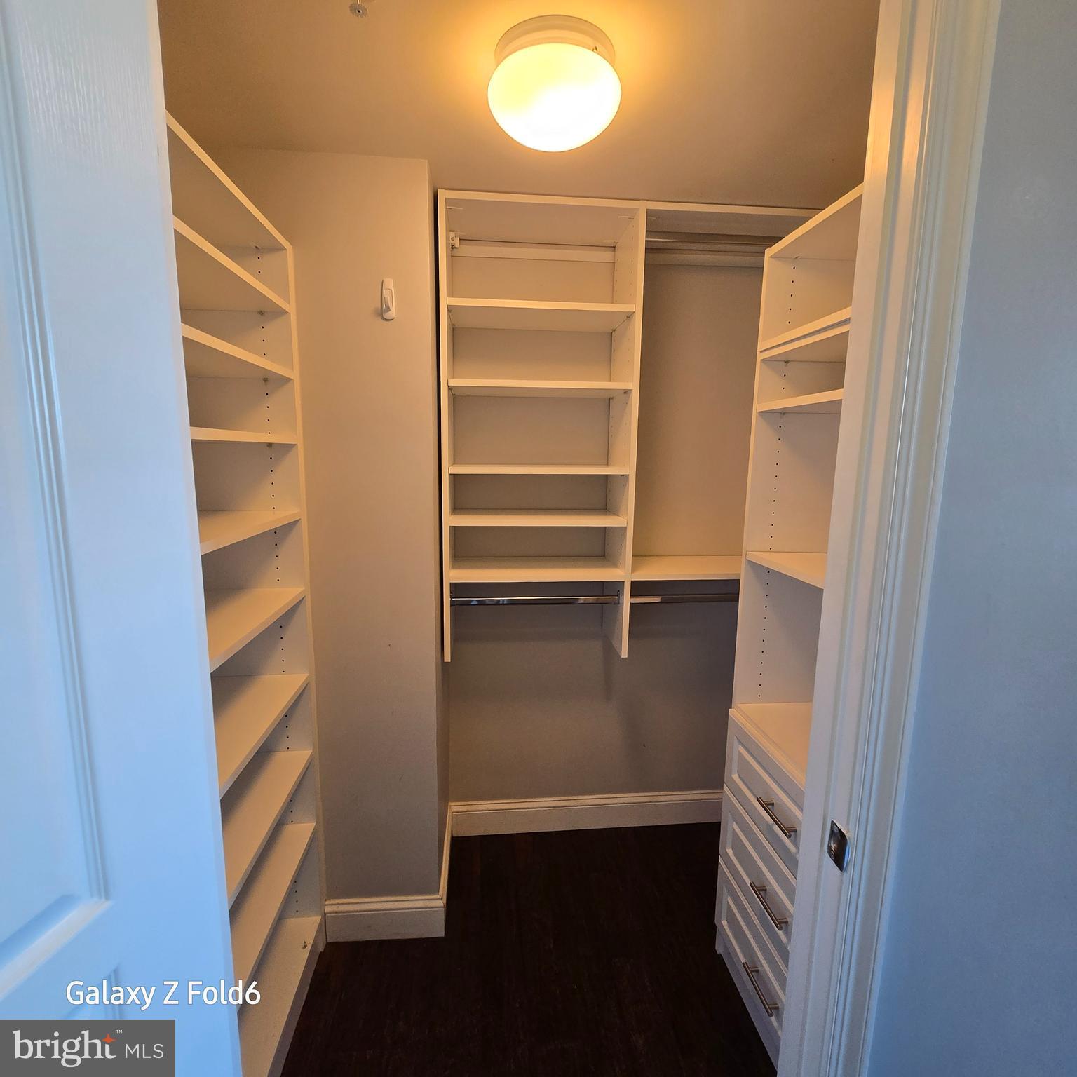 MIDTOWN ALEXANDRIA STATION CONDOMINIUM - Residential Lease