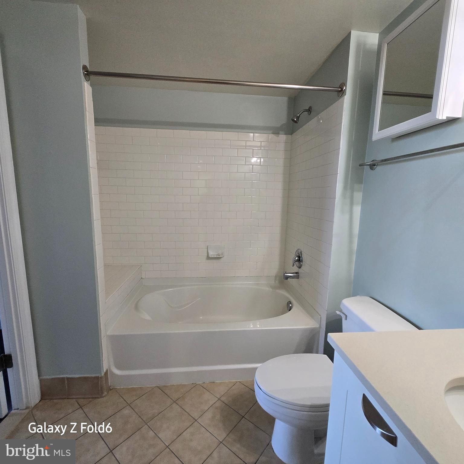 MIDTOWN ALEXANDRIA STATION CONDOMINIUM - Residential Lease