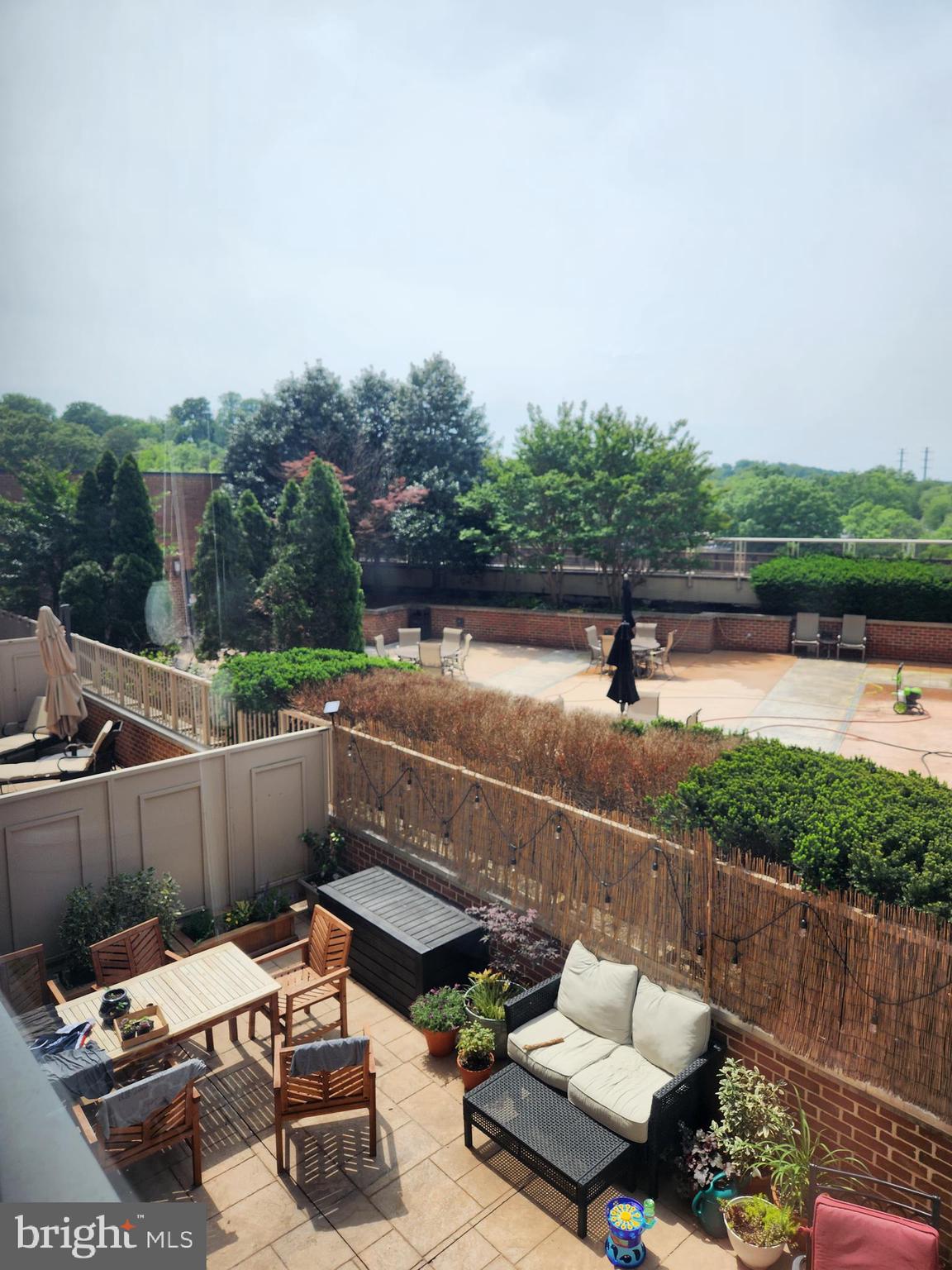 MIDTOWN ALEXANDRIA STATION CONDOMINIUM - Residential Lease