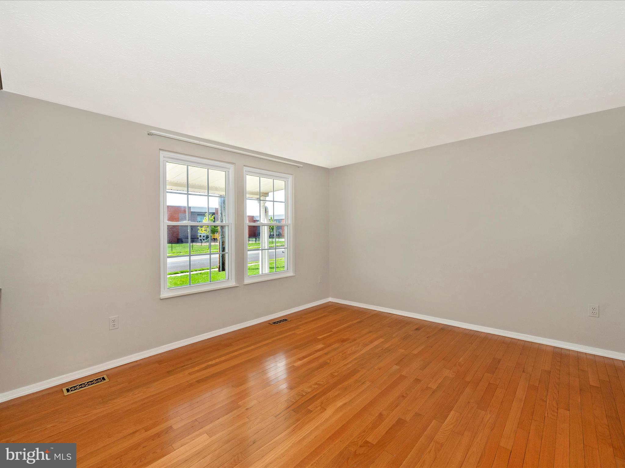 HILLCREST ORCHARDS - Residential