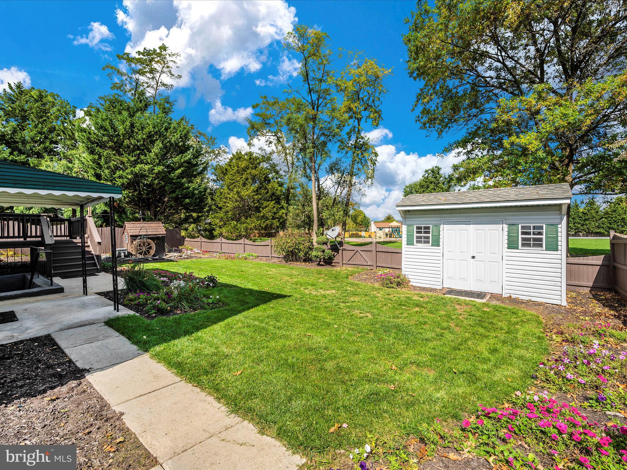 HILLCREST ORCHARDS - Residential