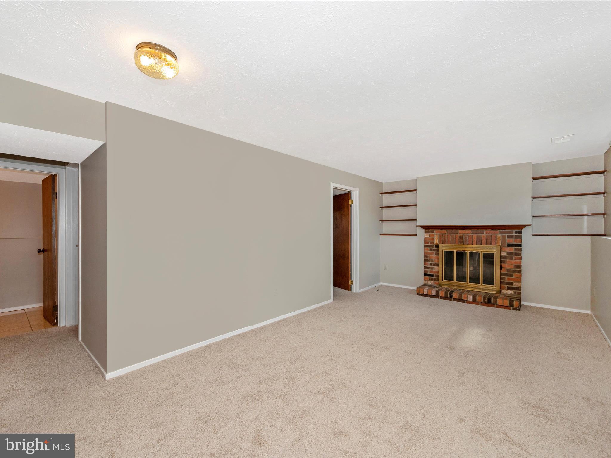 HILLCREST ORCHARDS - Residential