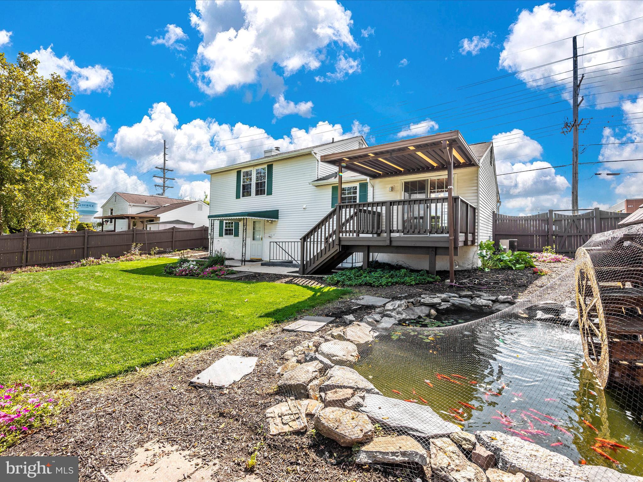 HILLCREST ORCHARDS - Residential