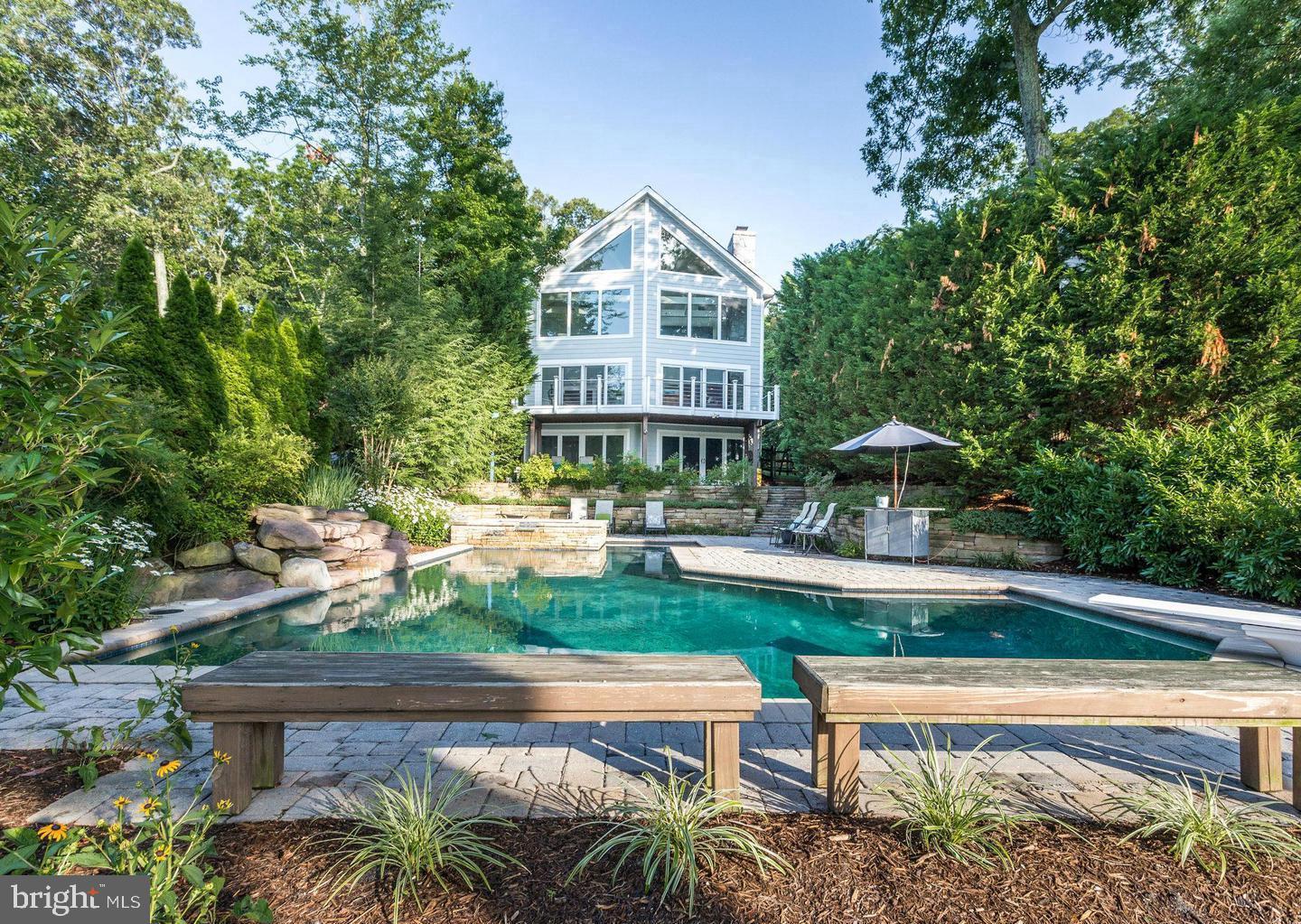 325 THOMAS ROAD
