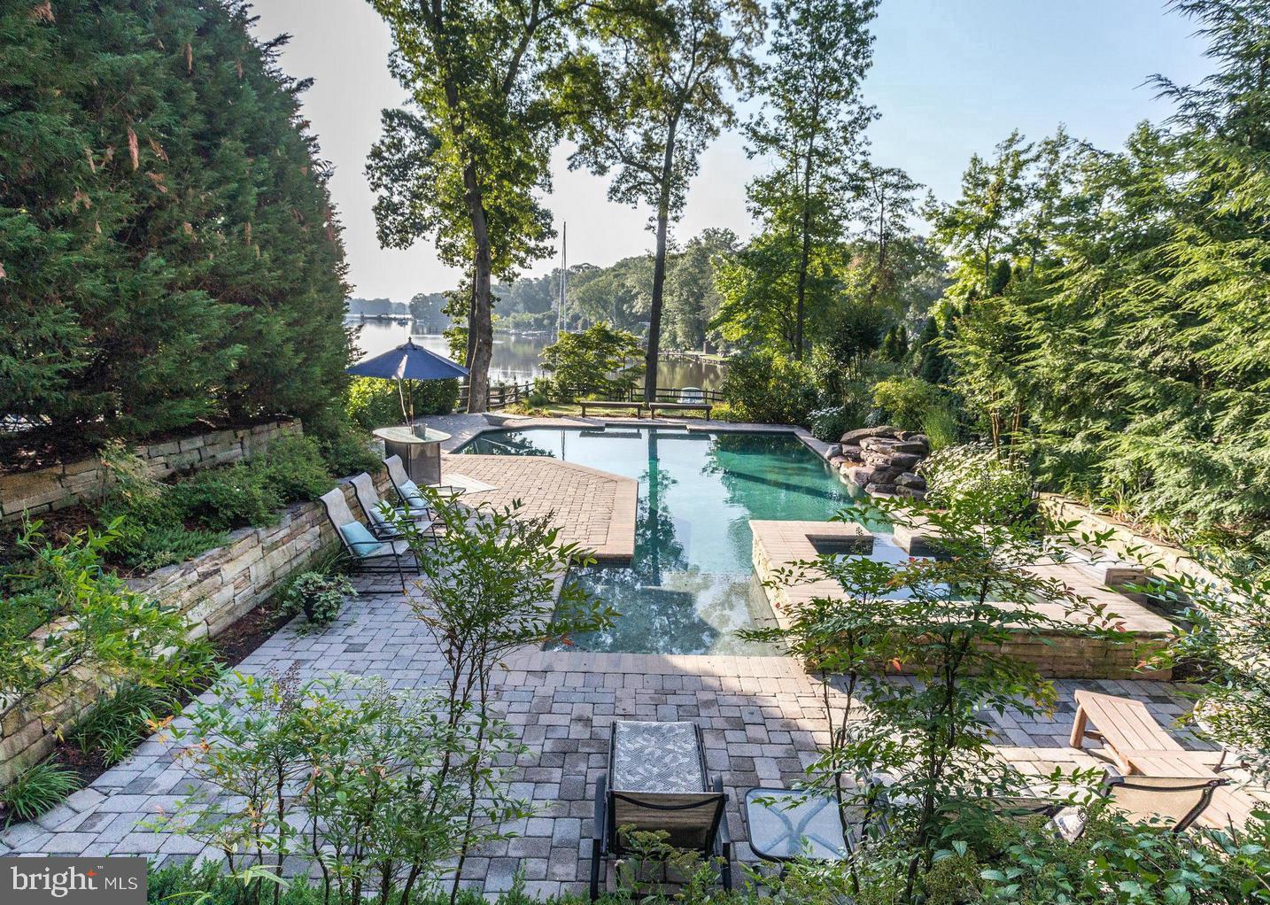 325 THOMAS ROAD