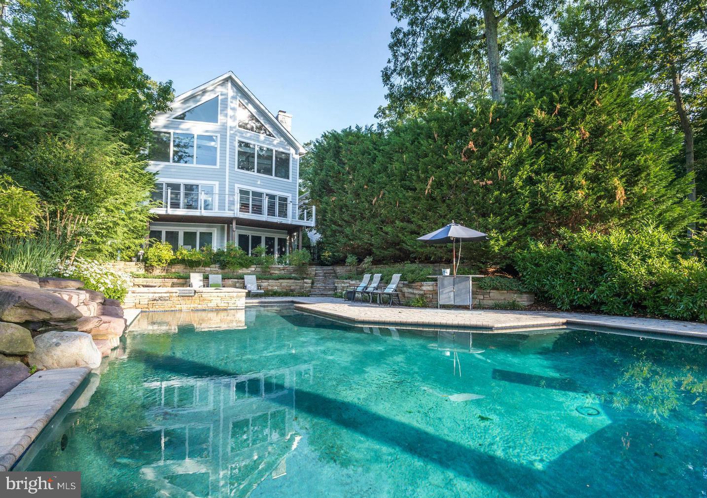 325 THOMAS ROAD