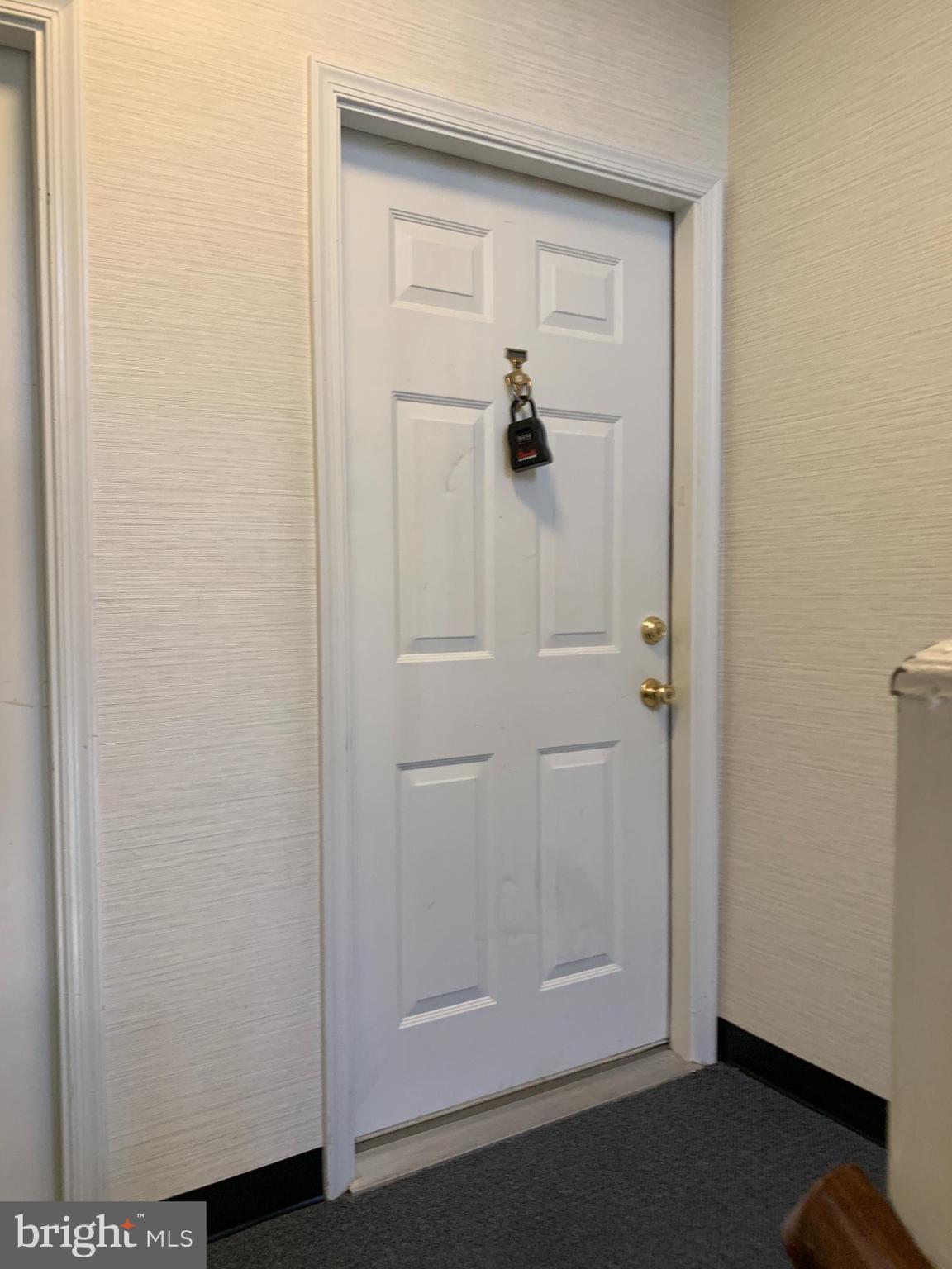 FOX CHAPEL AT TUDOR KNOLLS - Residential Lease