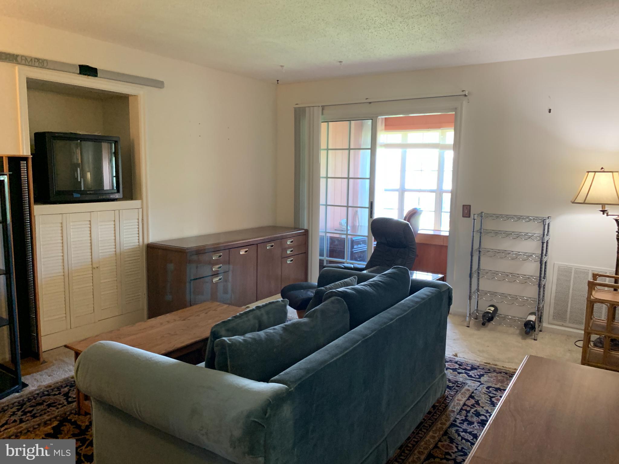 FOX CHAPEL AT TUDOR KNOLLS - Residential Lease