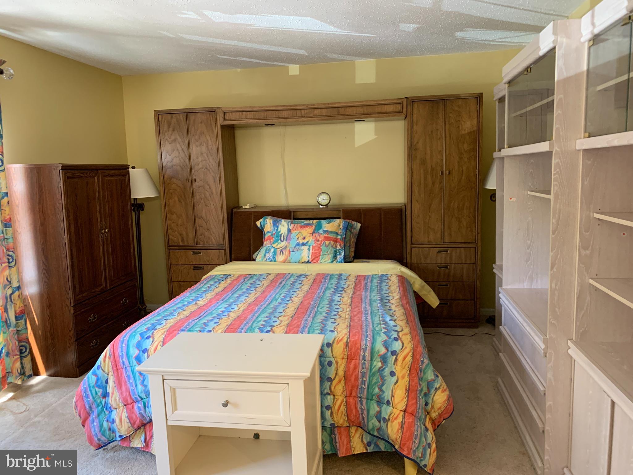 FOX CHAPEL AT TUDOR KNOLLS - Residential Lease