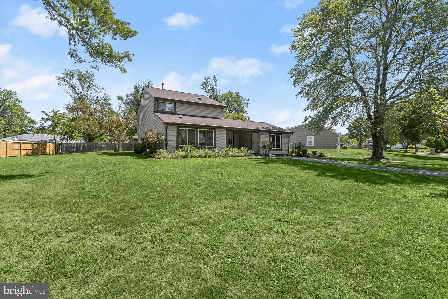 RAMBLING HILLS - Residential