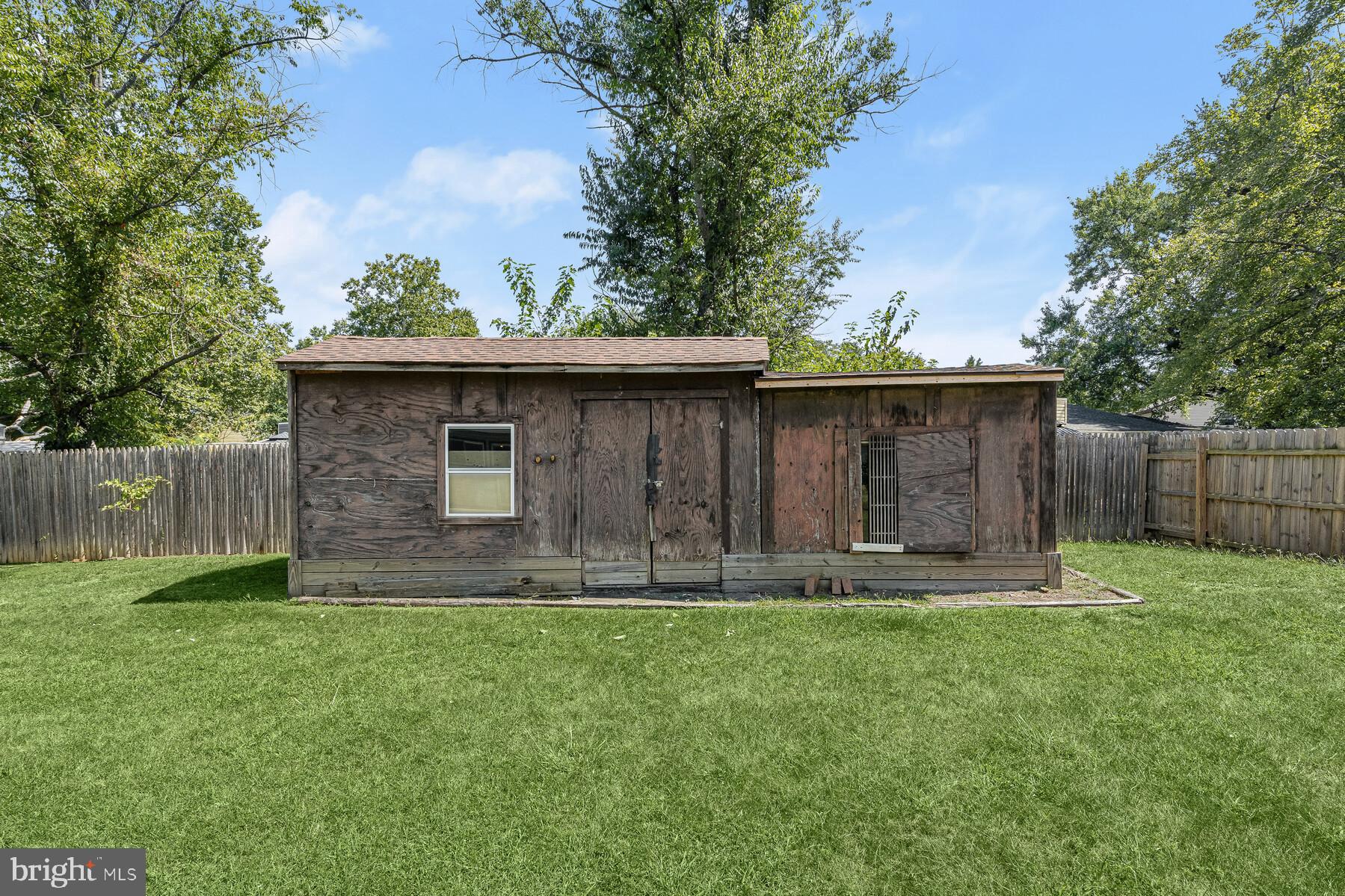 RAMBLING HILLS - Residential