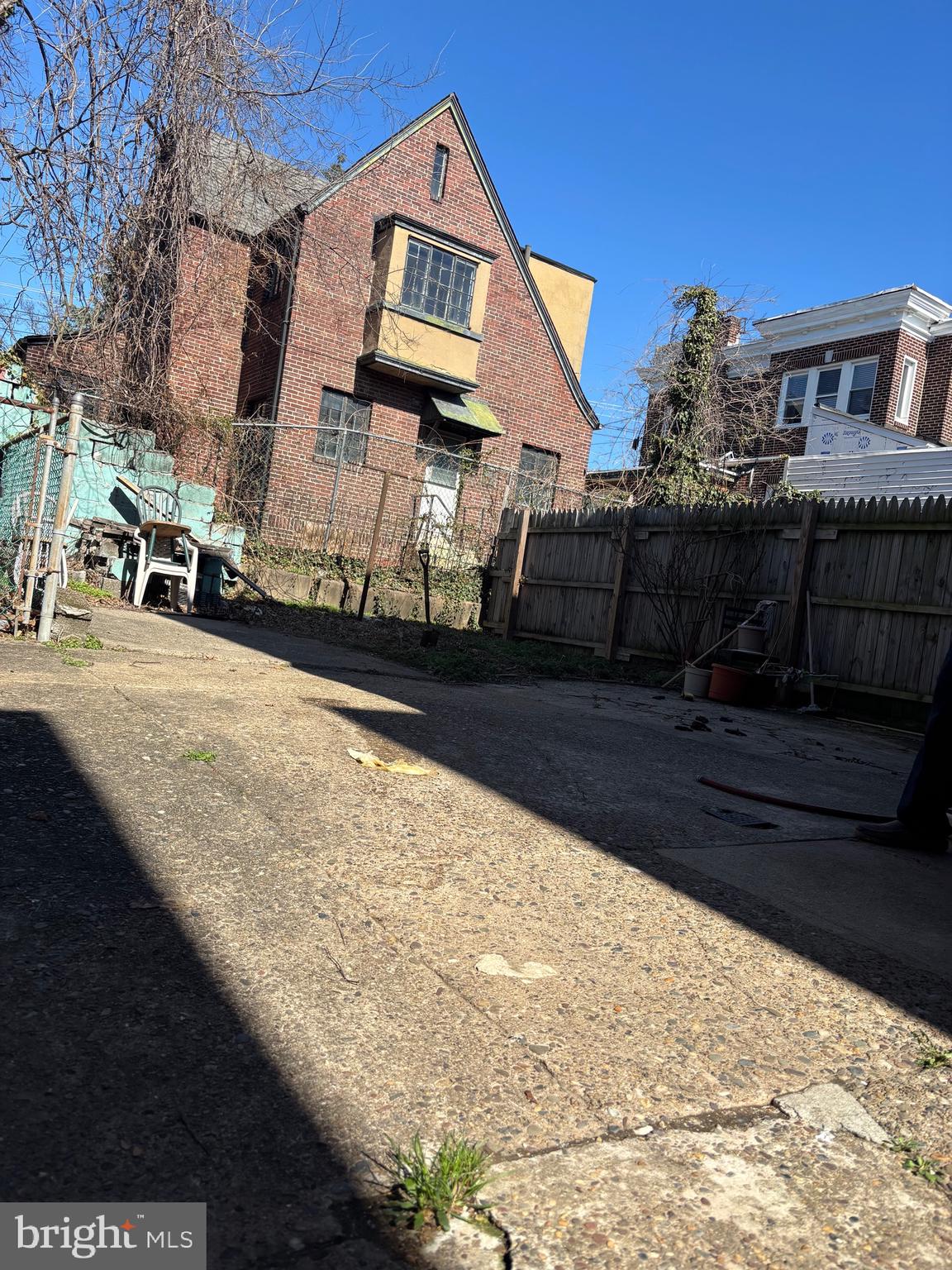 1266 MAGNOLIA AVENUE