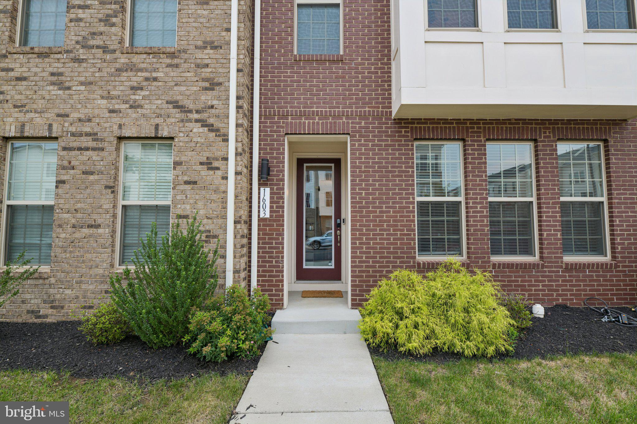 1603 FIELD SPARROW TERRACE NE