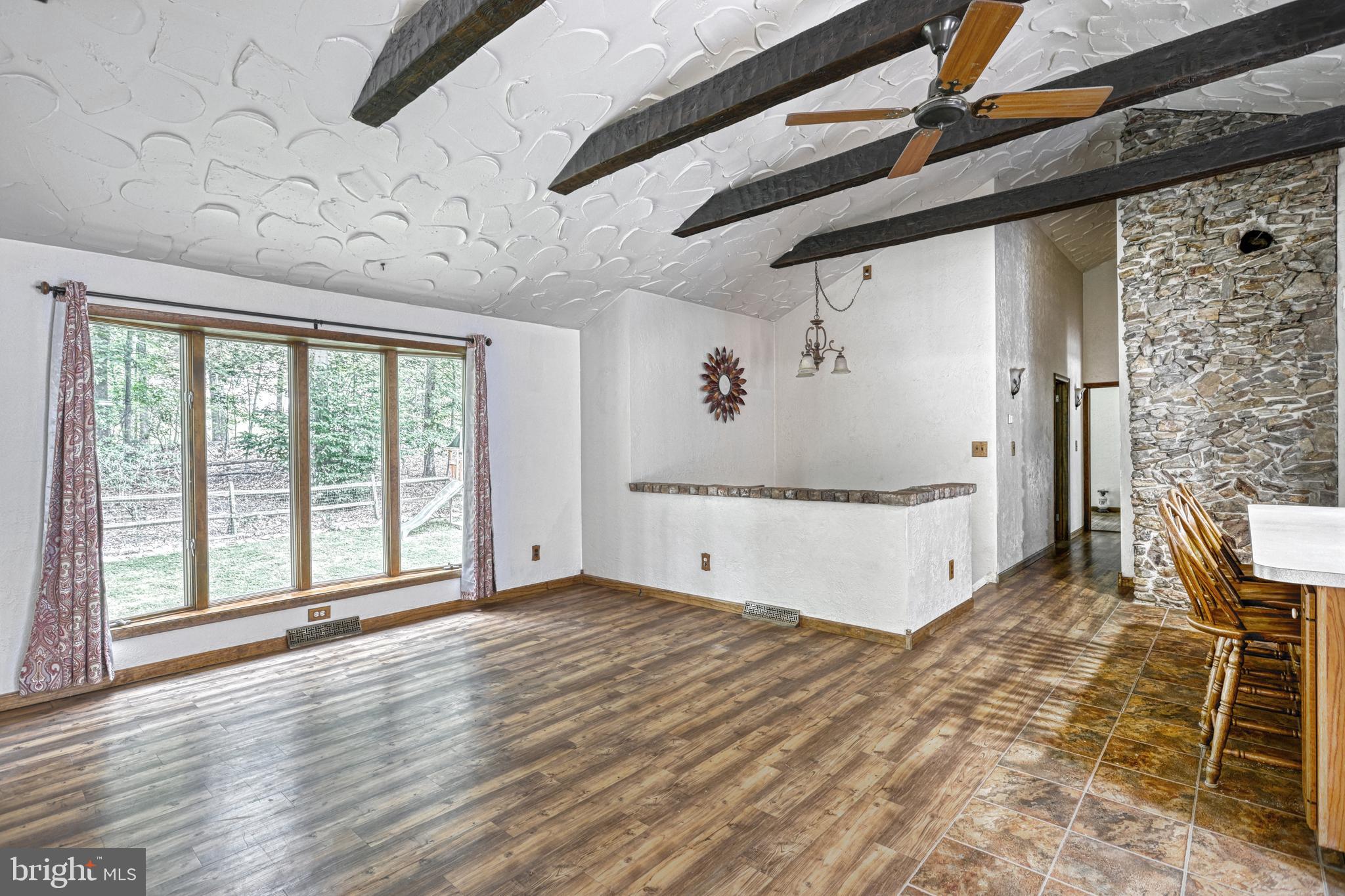 PIGEON HILLS - Residential