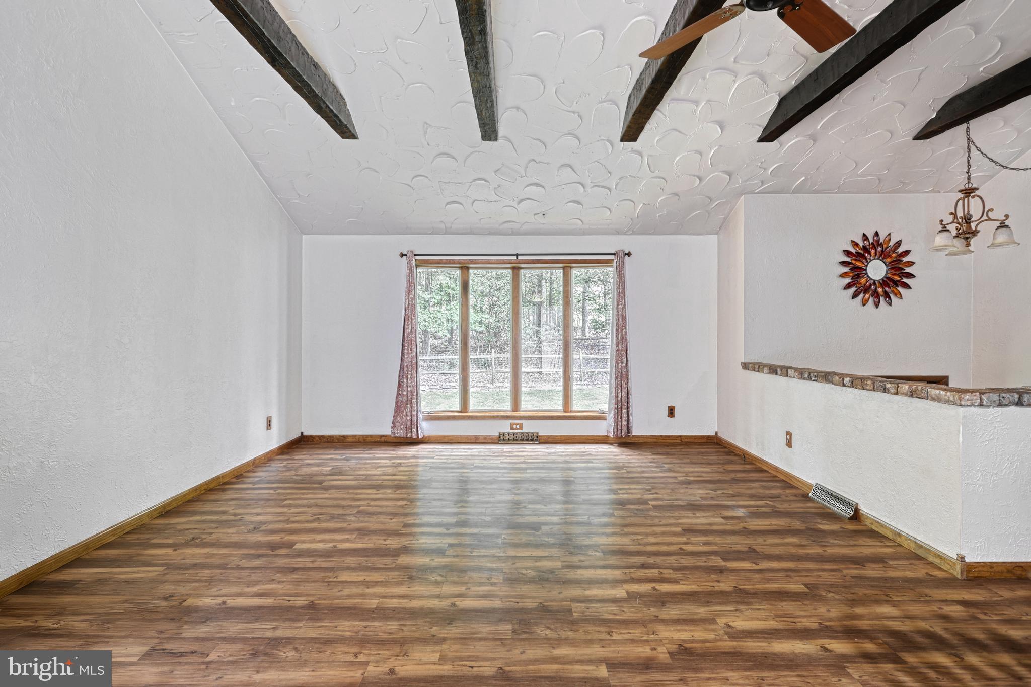 PIGEON HILLS - Residential