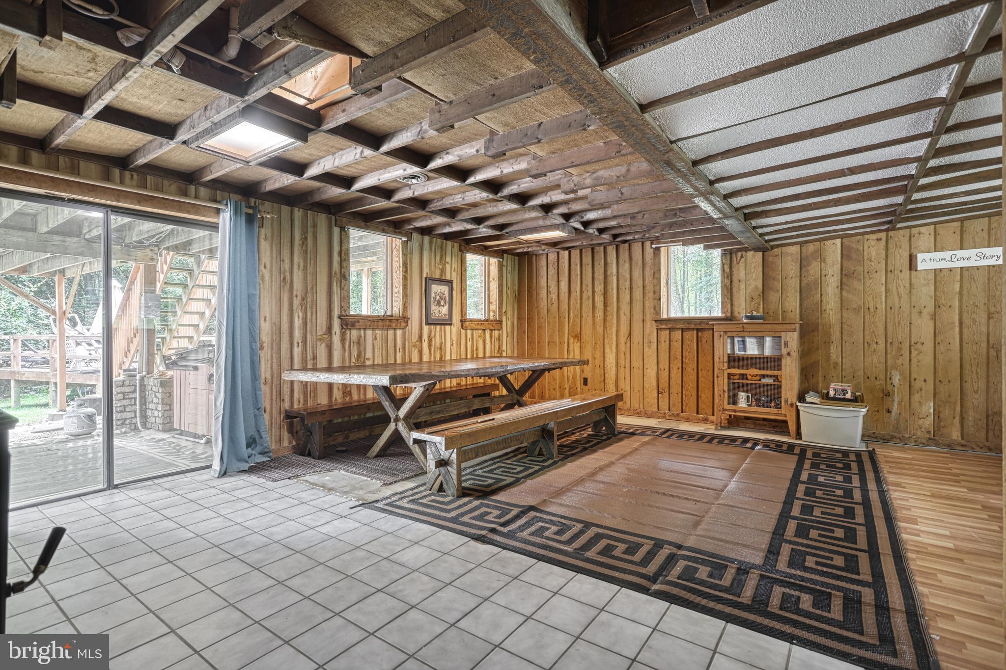 PIGEON HILLS - Residential