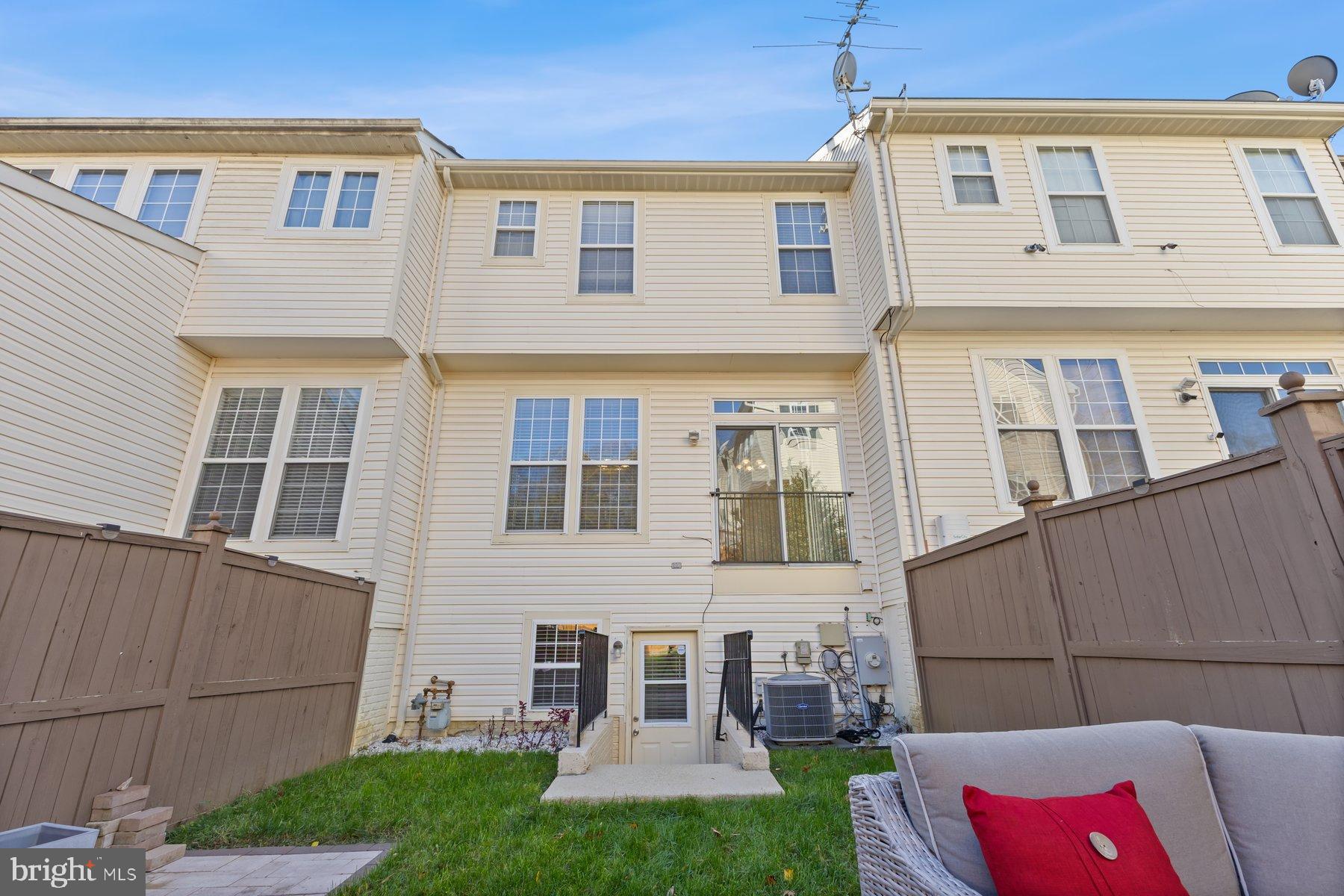 WOODVIEW VILLAGE WEST - Residential