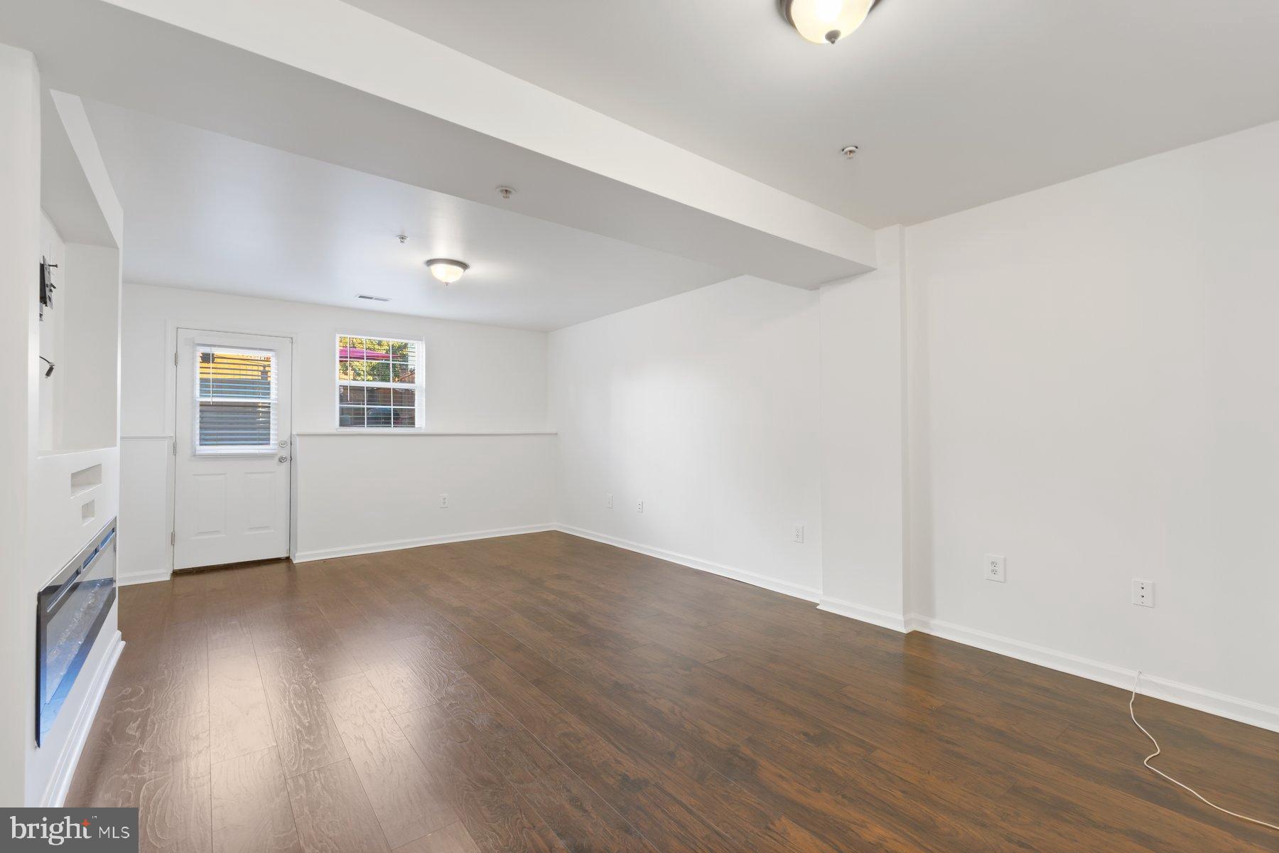 WOODVIEW VILLAGE WEST - Residential