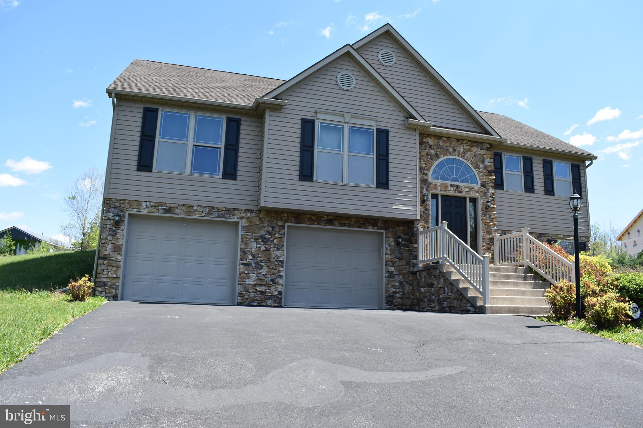 DEERWOOD MOUNTAIN ESTATES - Residential