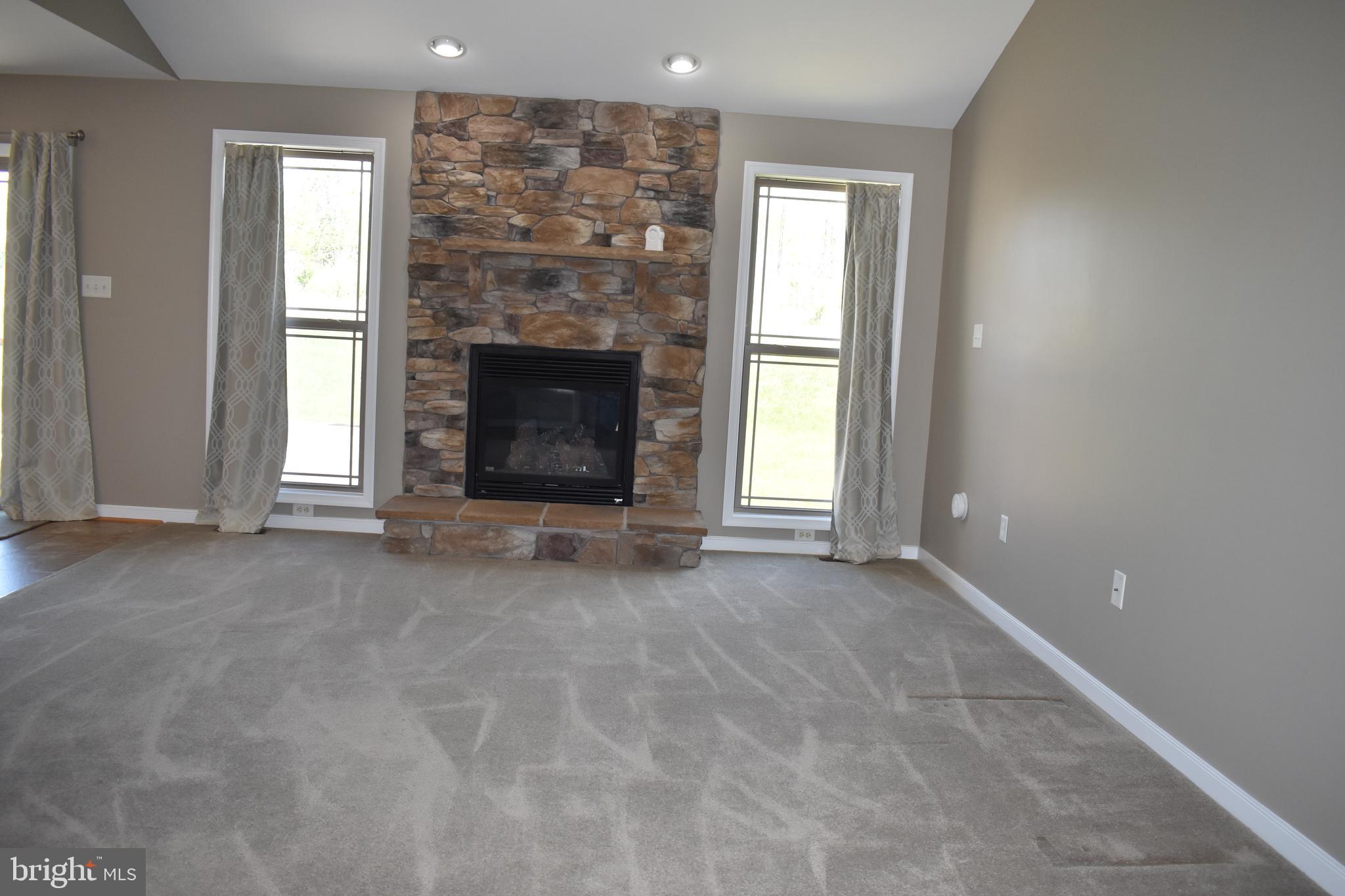 DEERWOOD MOUNTAIN ESTATES - Residential